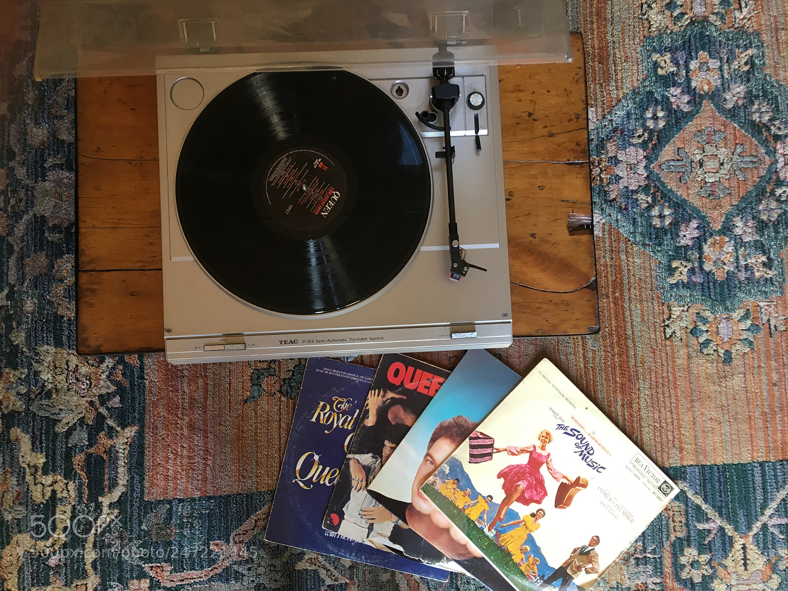 Apple iPhone SE sample photo. Turntable on vintage chest photography