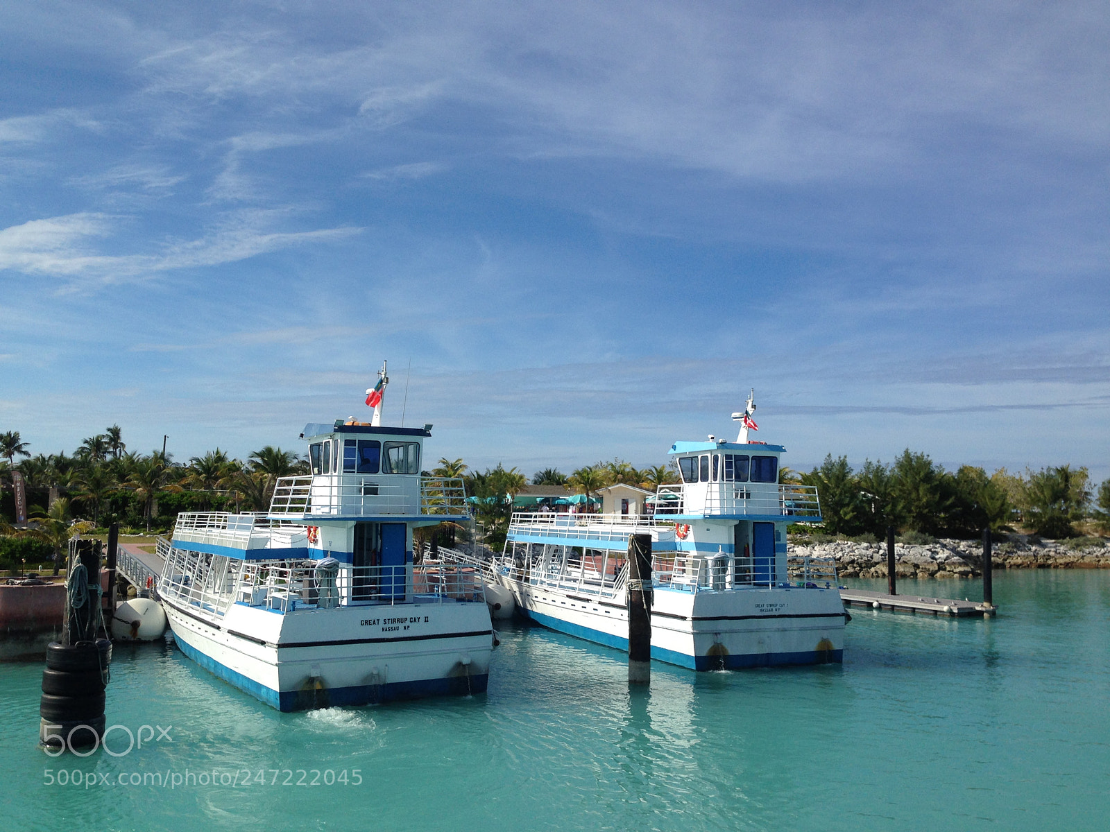 Apple iPhone 5 sample photo. Two ferries photography