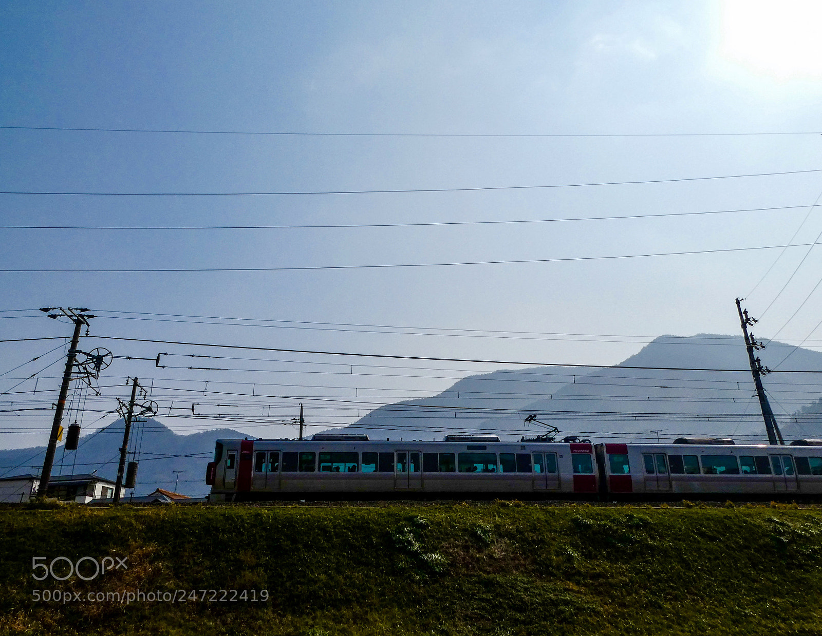 Panasonic Lumix DC-ZS70 (Lumix DC-TZ90) sample photo. 朝の電車 morning train photography