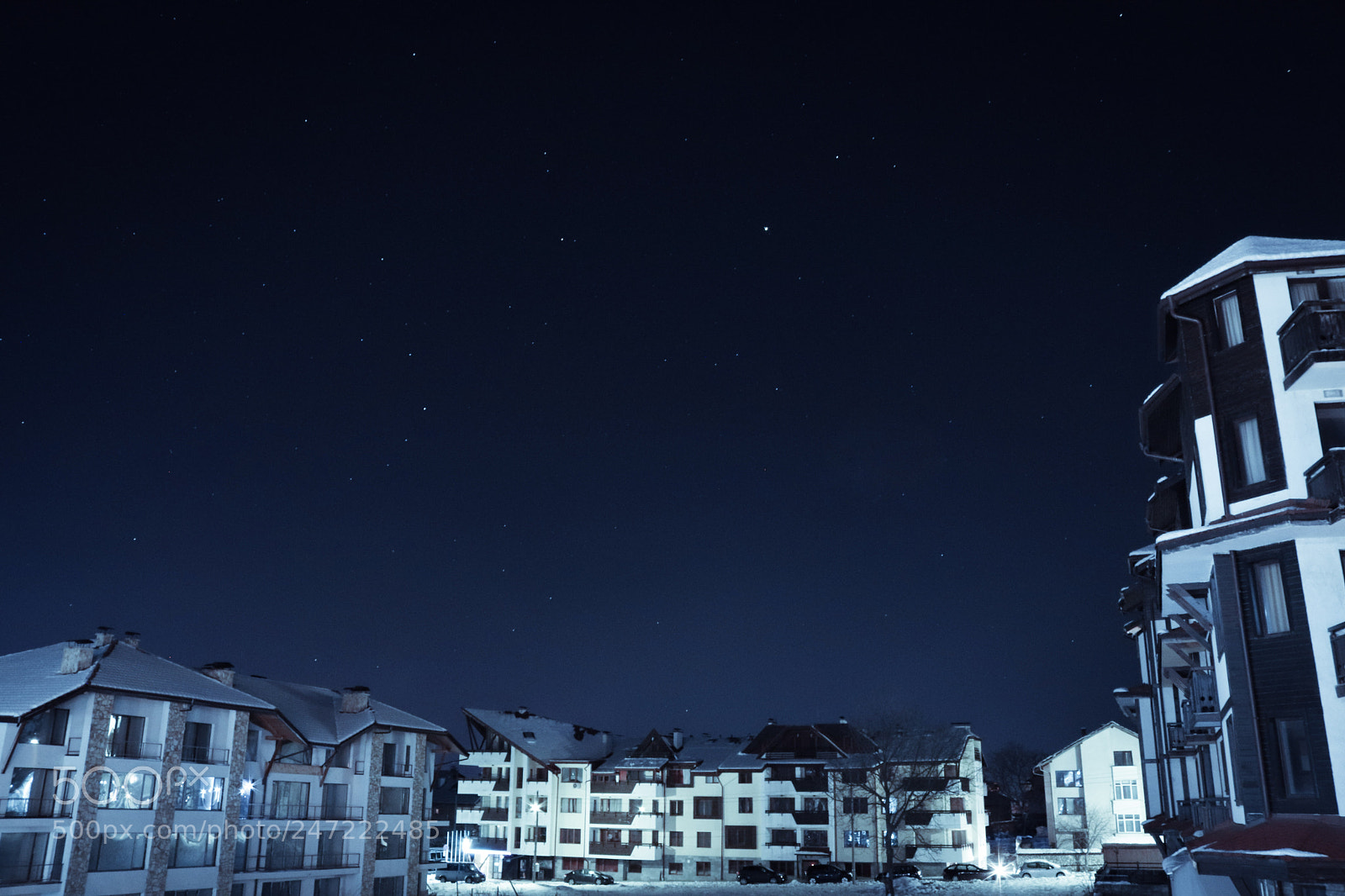 Canon EOS 200D (EOS Rebel SL2 / EOS Kiss X9) sample photo. Winter night photography
