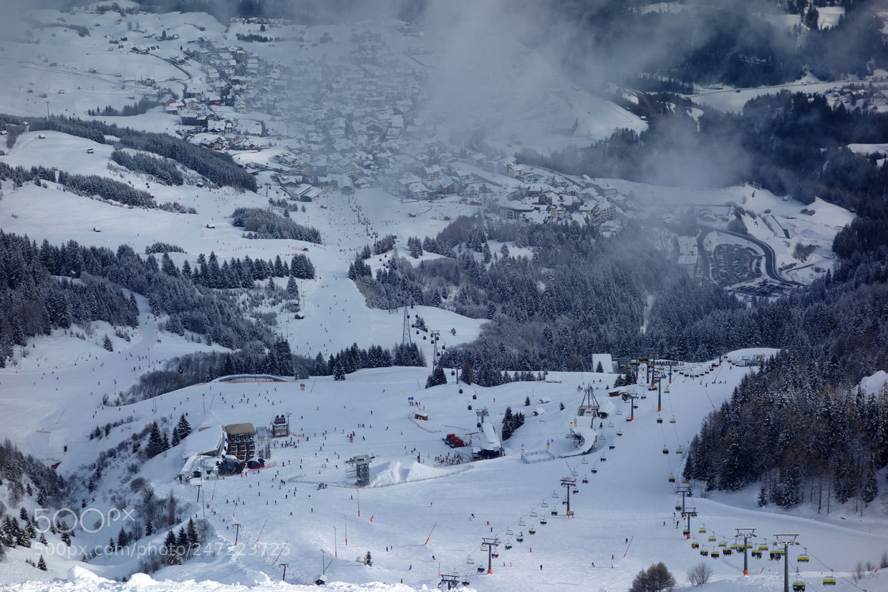 Sony Cyber-shot DSC-RX100 sample photo. Crowded ski resort photography