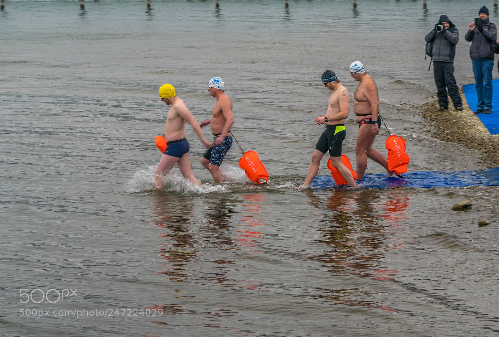 Sony a6300 sample photo. Ice-bathing photography
