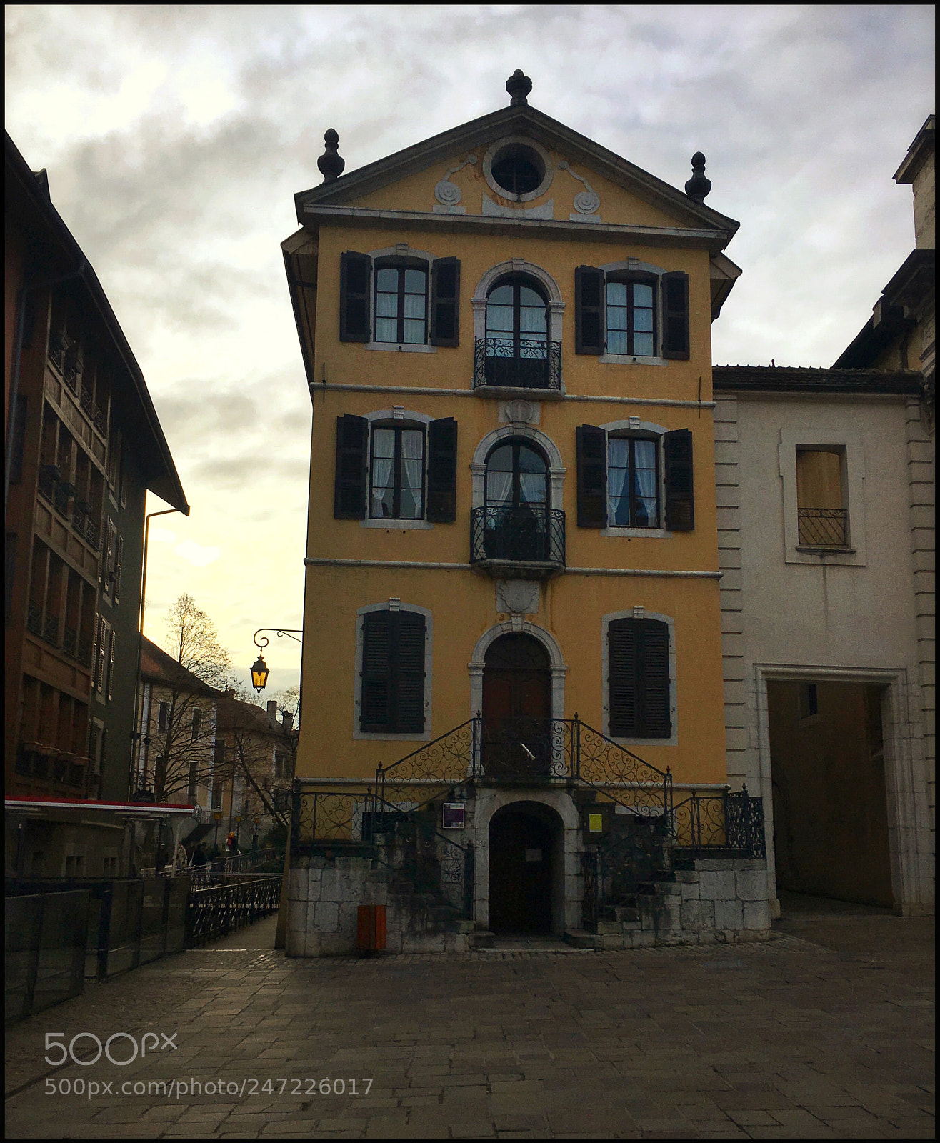 Apple iPhone SE sample photo. Annecy 7 photography