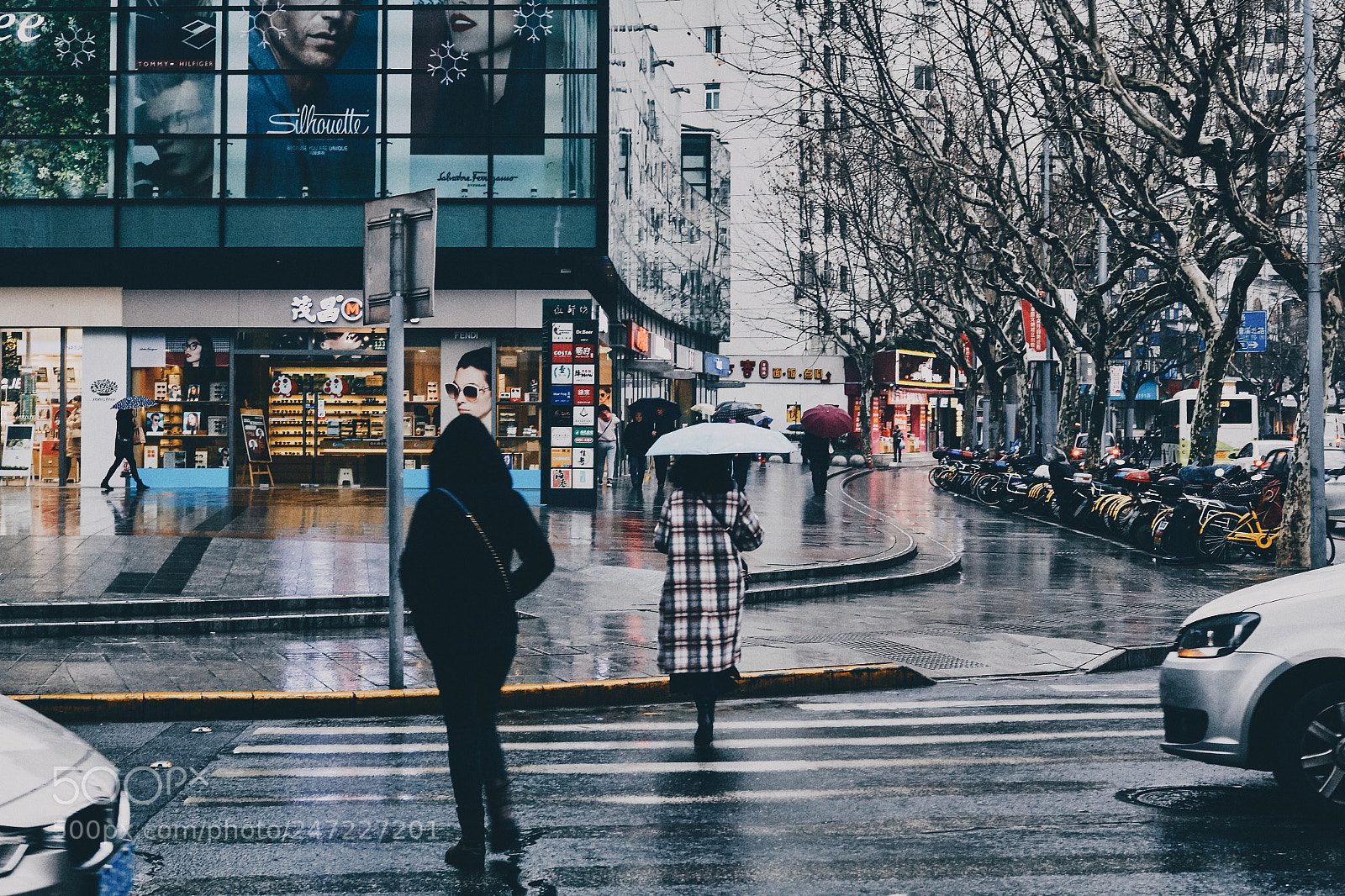 Canon EOS 5DS sample photo. Rainy street photography