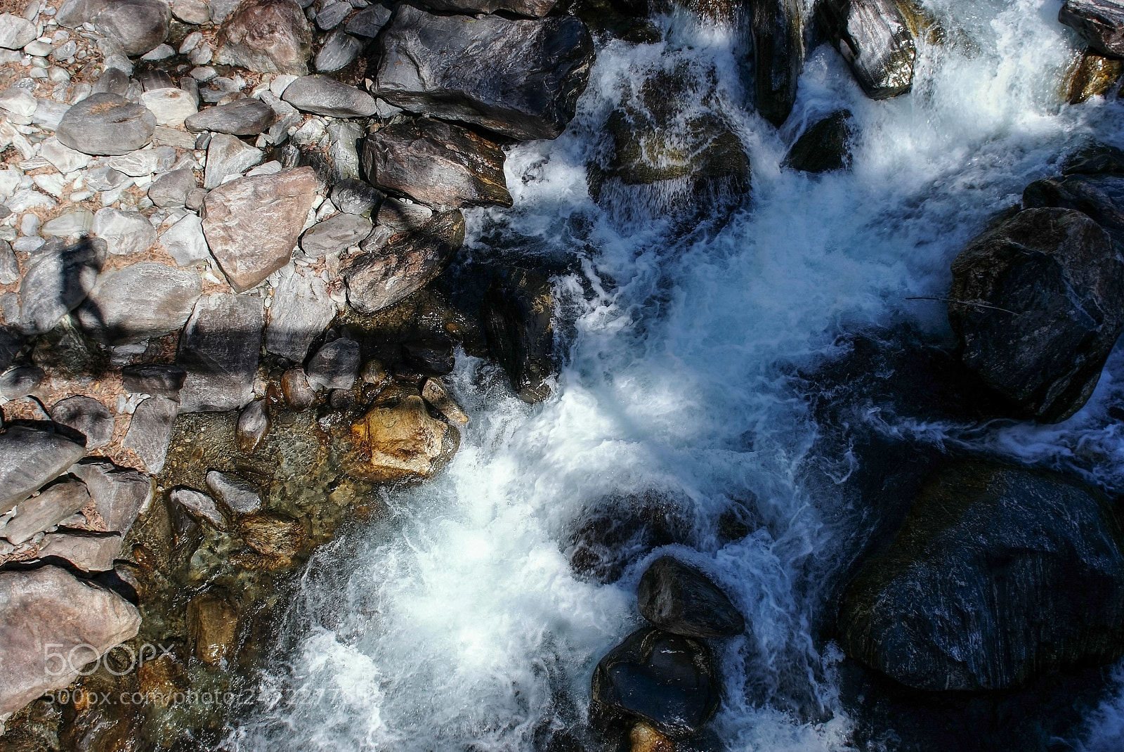 Fujifilm FinePix S5 Pro sample photo. Crossing a bridge in photography