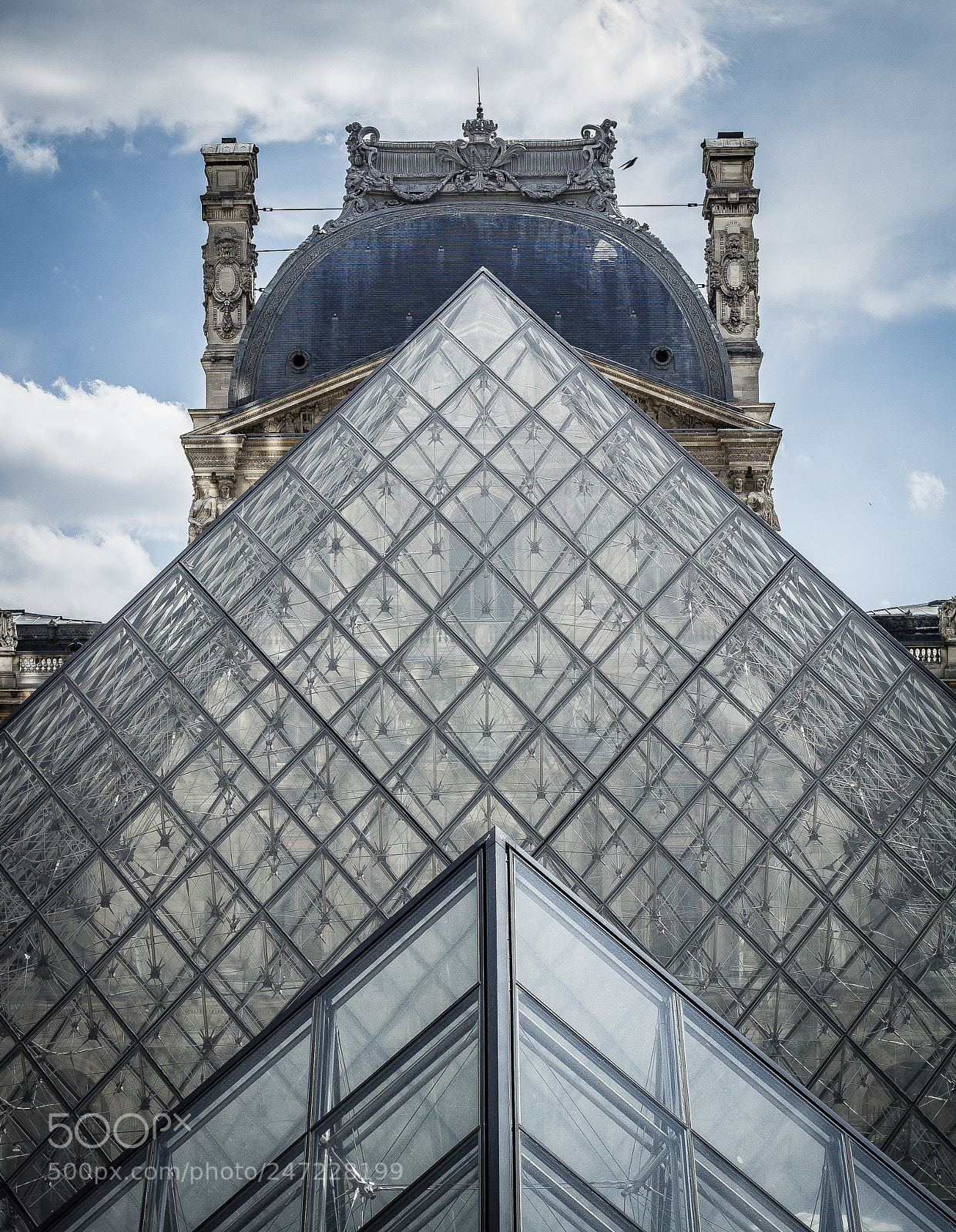Canon EOS 600D (Rebel EOS T3i / EOS Kiss X5) sample photo. Louvre museum photography