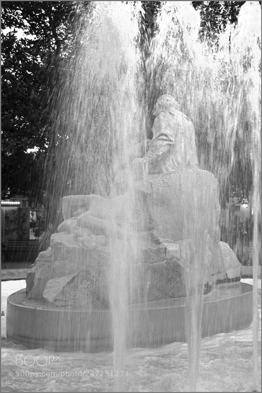 Canon PowerShot G12 sample photo. Toulouse skulptur hinter vorhang photography