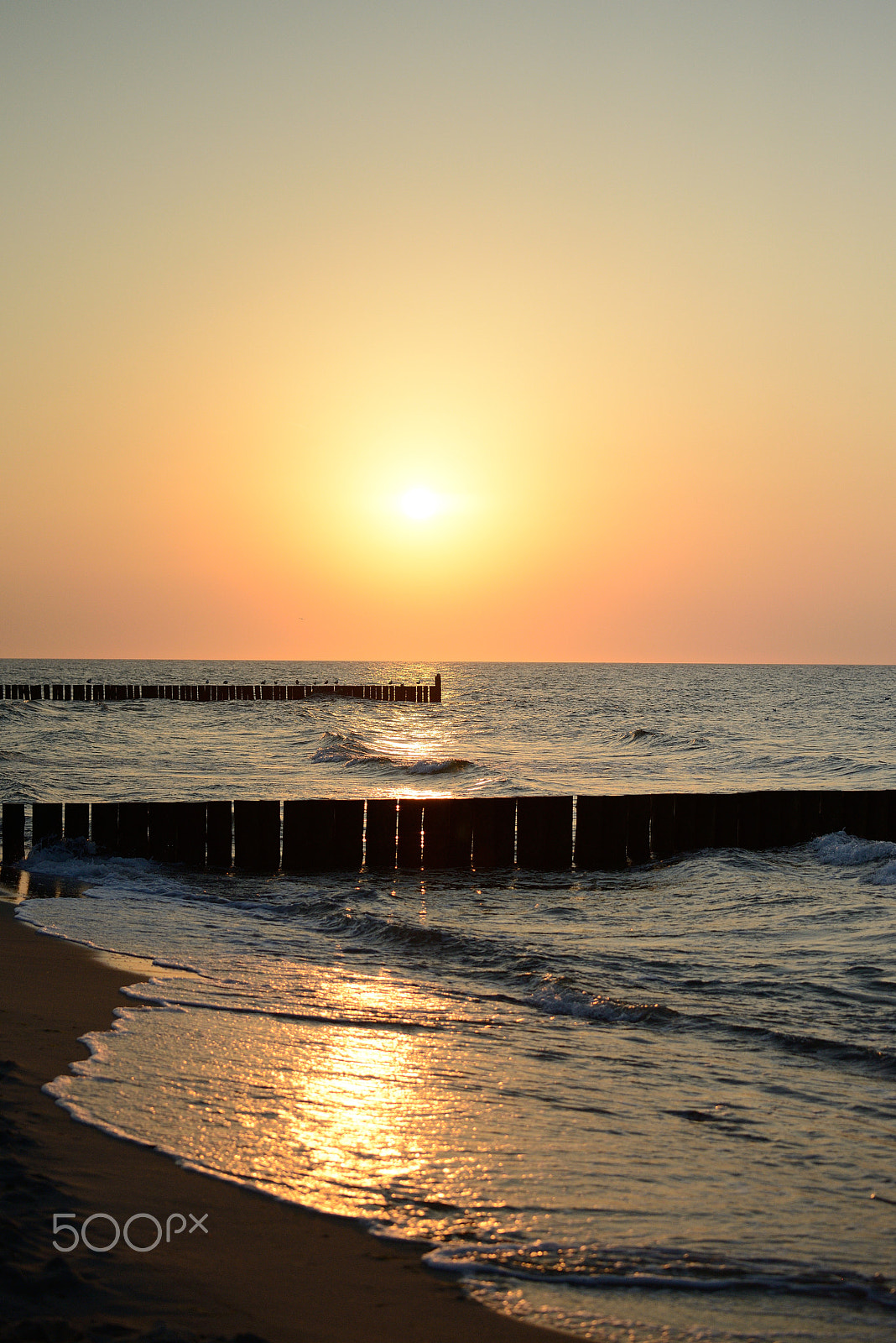 Nikon AF-S Nikkor 70-200mm F4G ED VR sample photo. Sunset by the sea photography