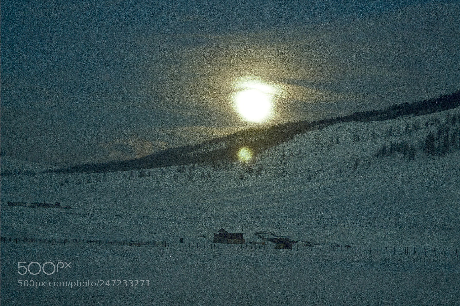 Canon EOS 700D (EOS Rebel T5i / EOS Kiss X7i) sample photo. Winter night photography