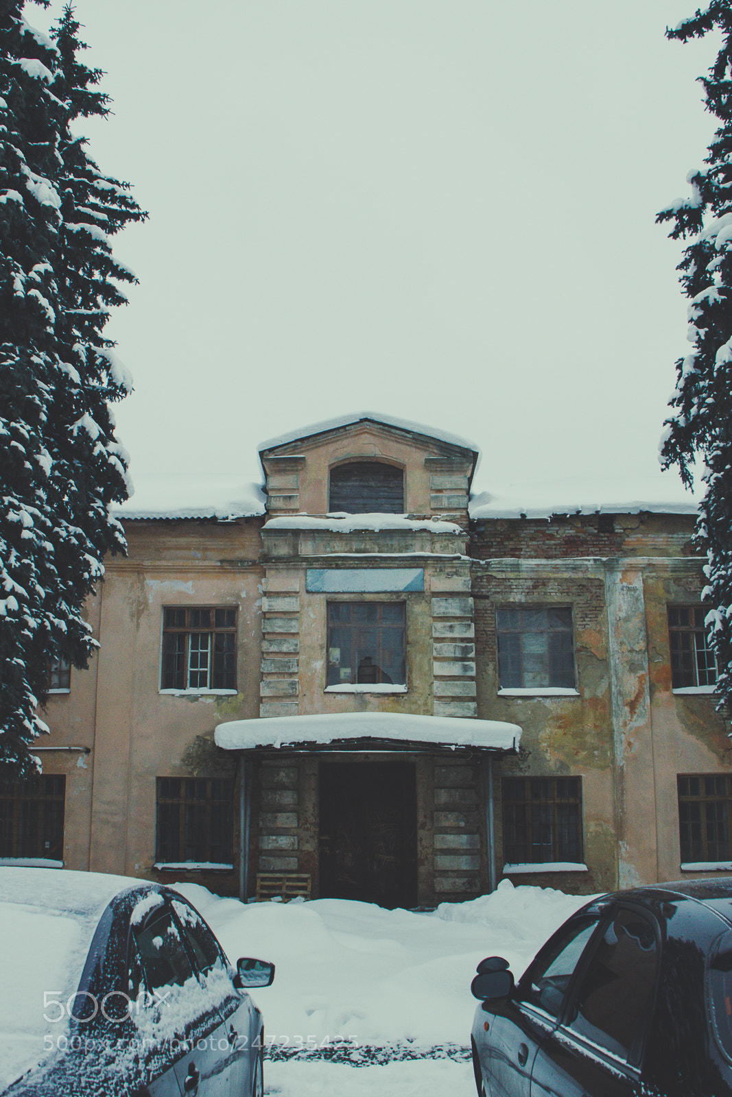 Canon EOS 60D sample photo. Old college building photography