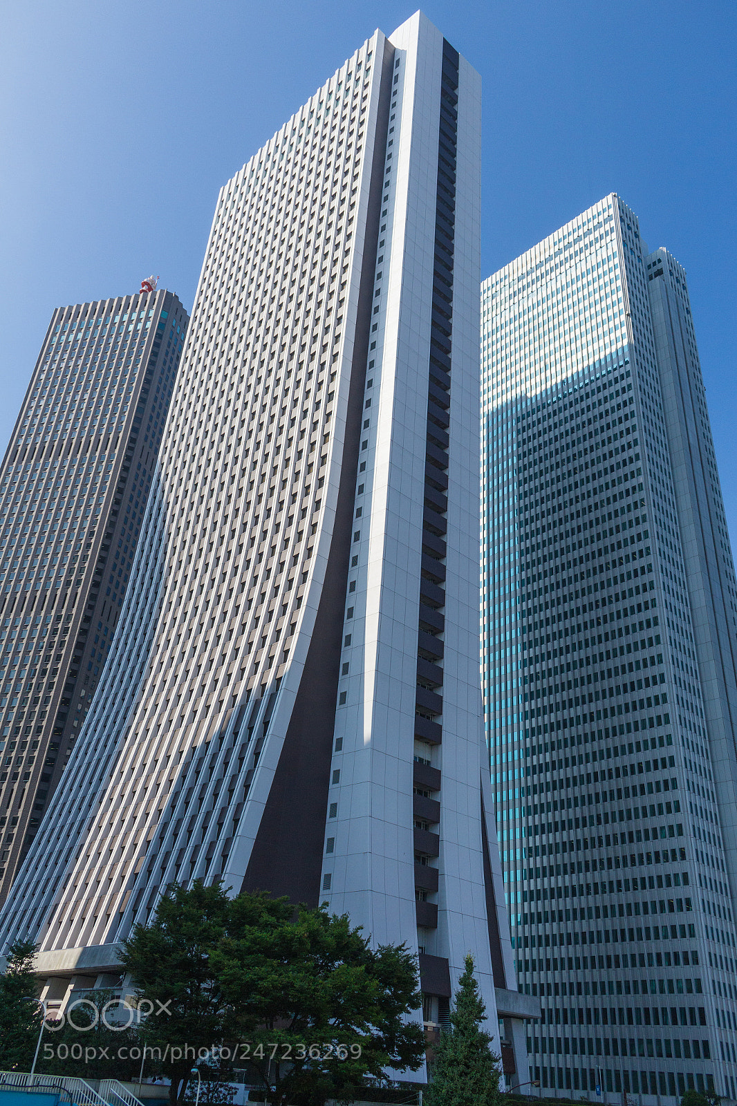 Canon EOS 100D (EOS Rebel SL1 / EOS Kiss X7) sample photo. Shinjuku skyscrapers photography