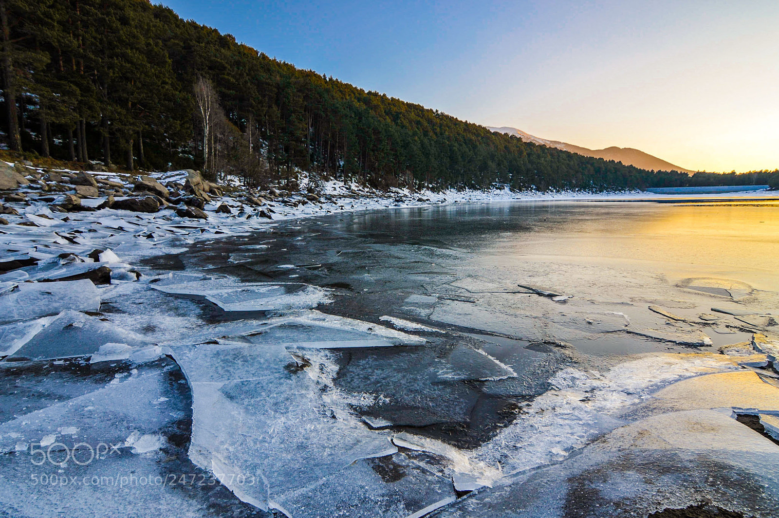 Nikon D3200 sample photo. Iced lake photography