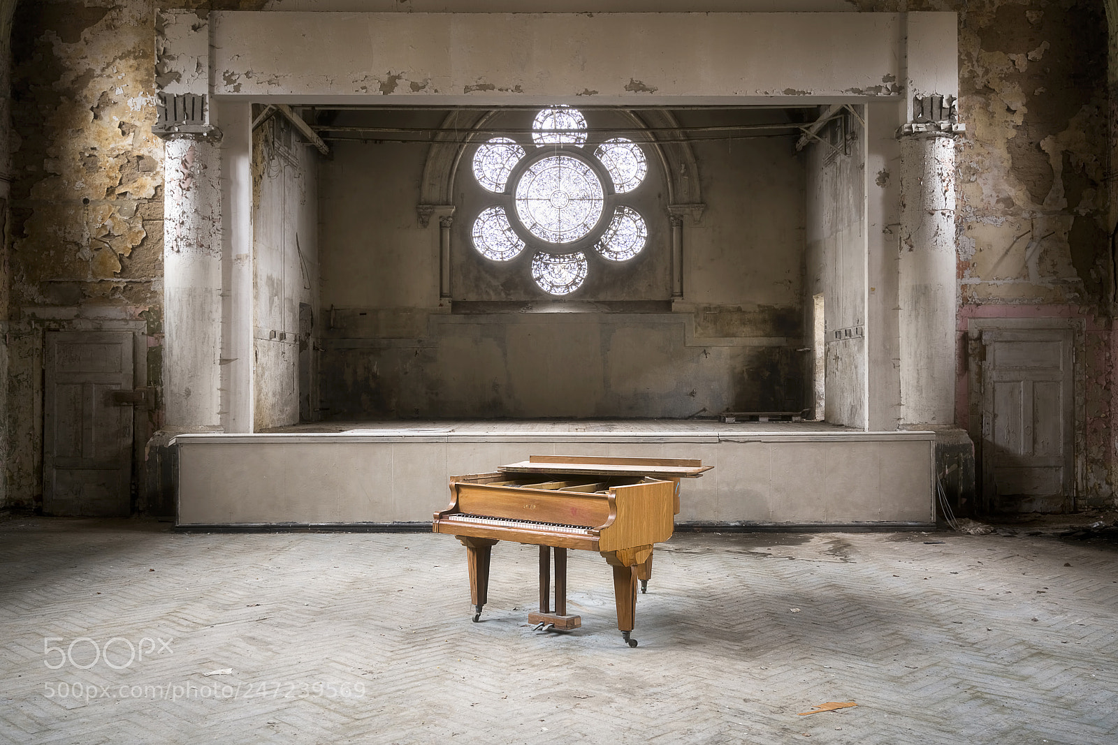 Sony a7R II sample photo. Abandoned piano. photography
