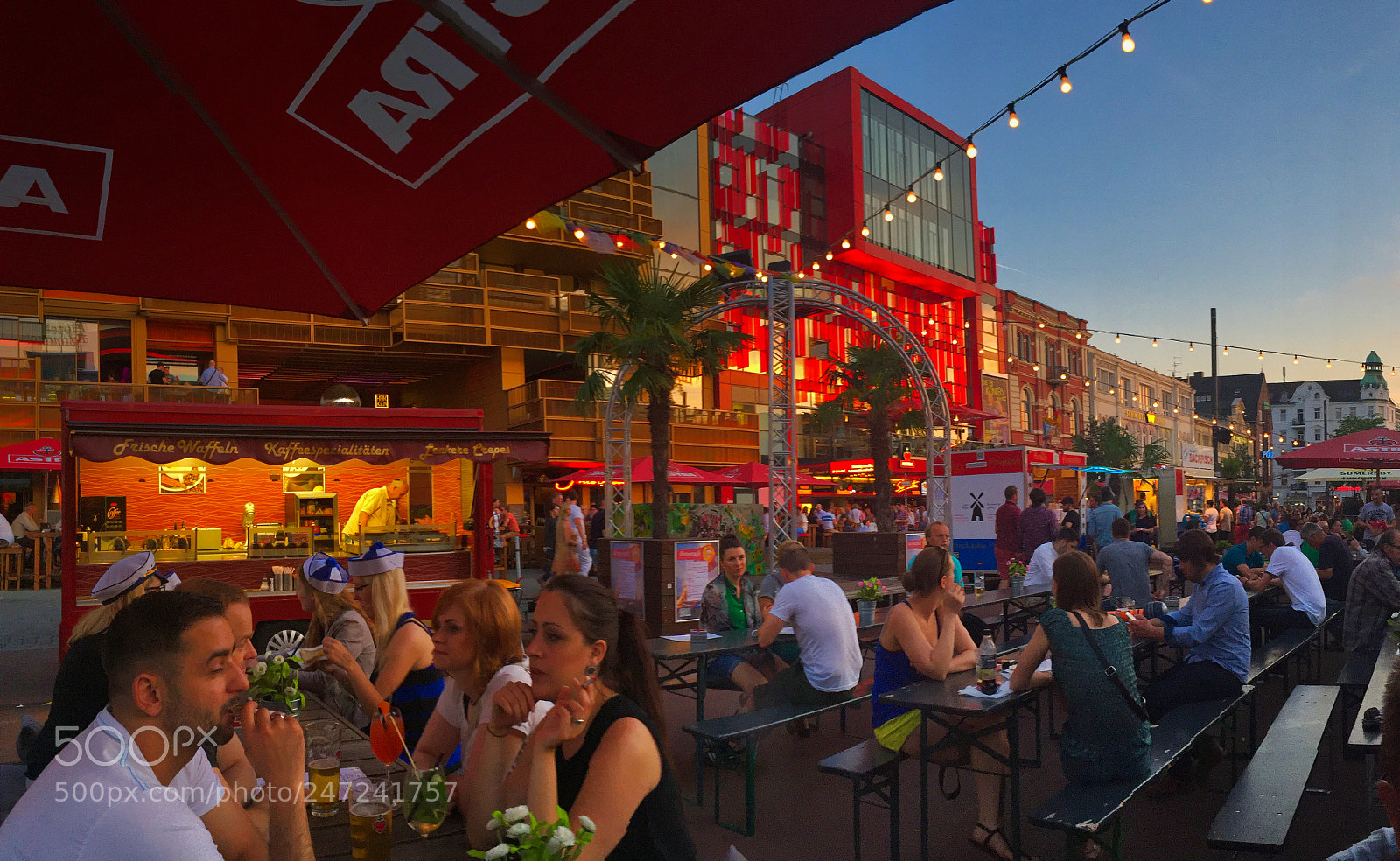 Apple iPhone 6 sample photo. Party on st. pauli photography