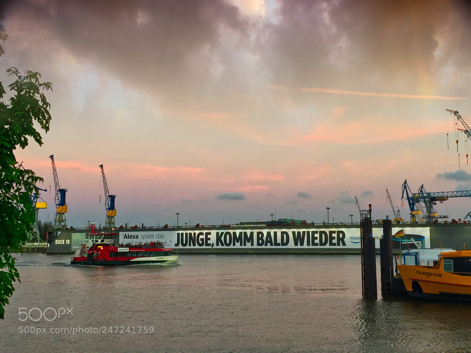 Apple iPhone 6 sample photo. Hamburg hafen photography