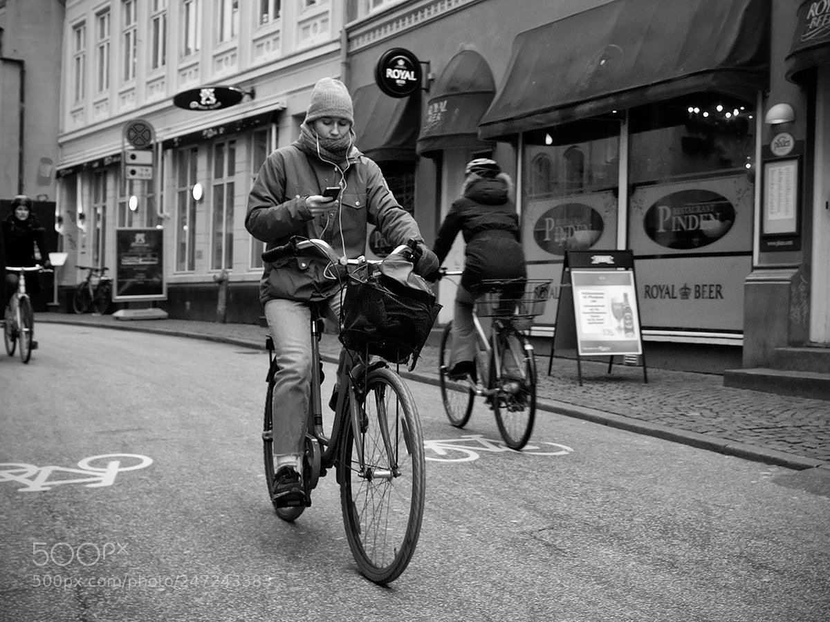 Fujifilm X-Pro2 sample photo. Dangerous driving photography