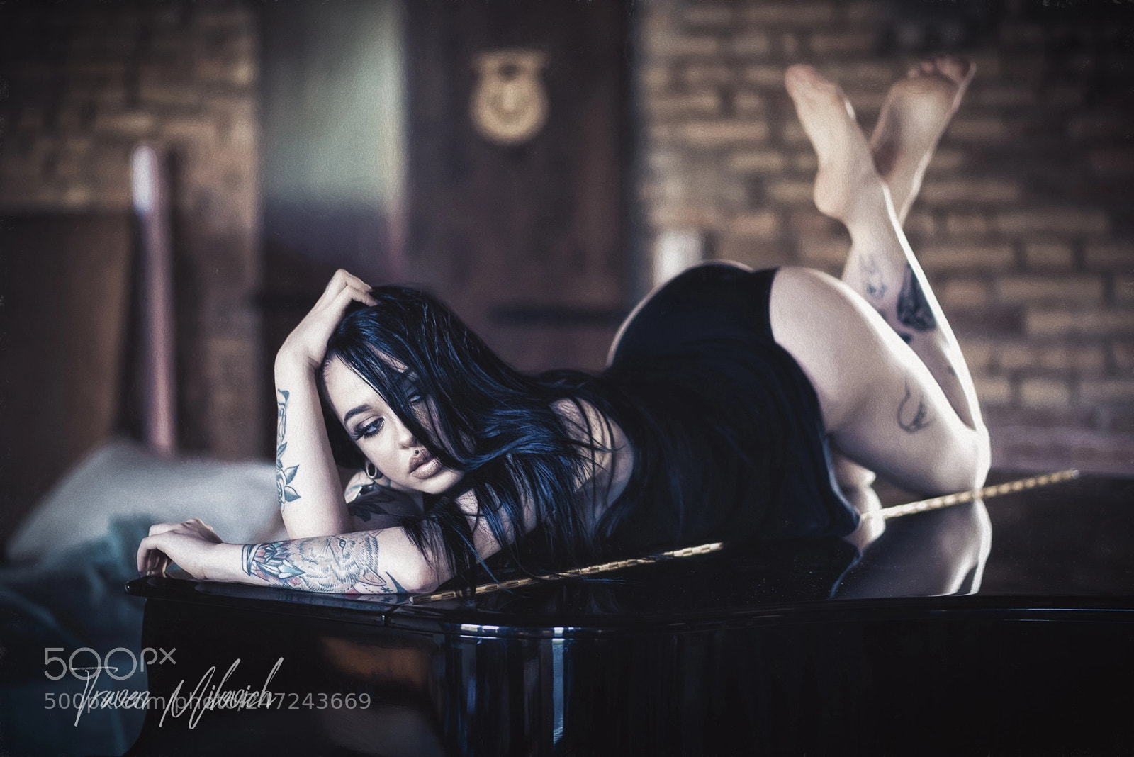 Nikon D810 sample photo. C'est un beau roman photography
