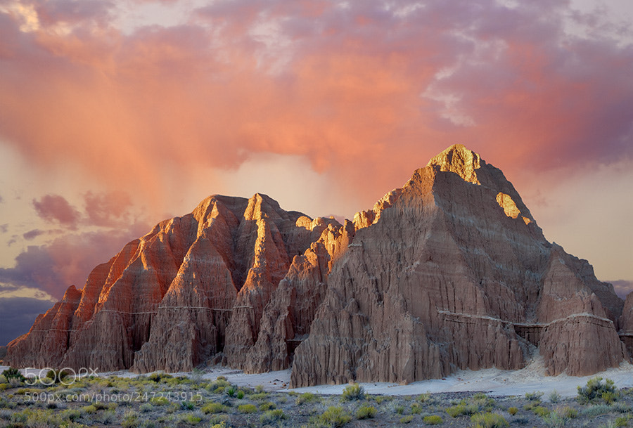 Canon EOS-1Ds Mark III sample photo. Eroded clay formations at photography