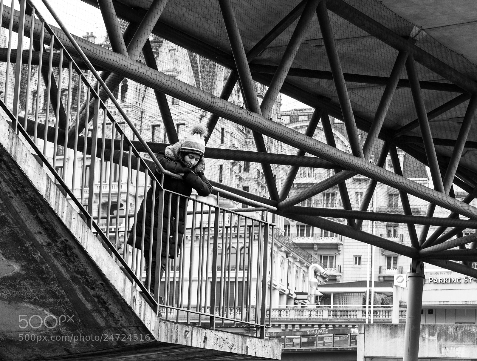 Panasonic Lumix DMC-GX85 (Lumix DMC-GX80 / Lumix DMC-GX7 Mark II) sample photo. City maze photography