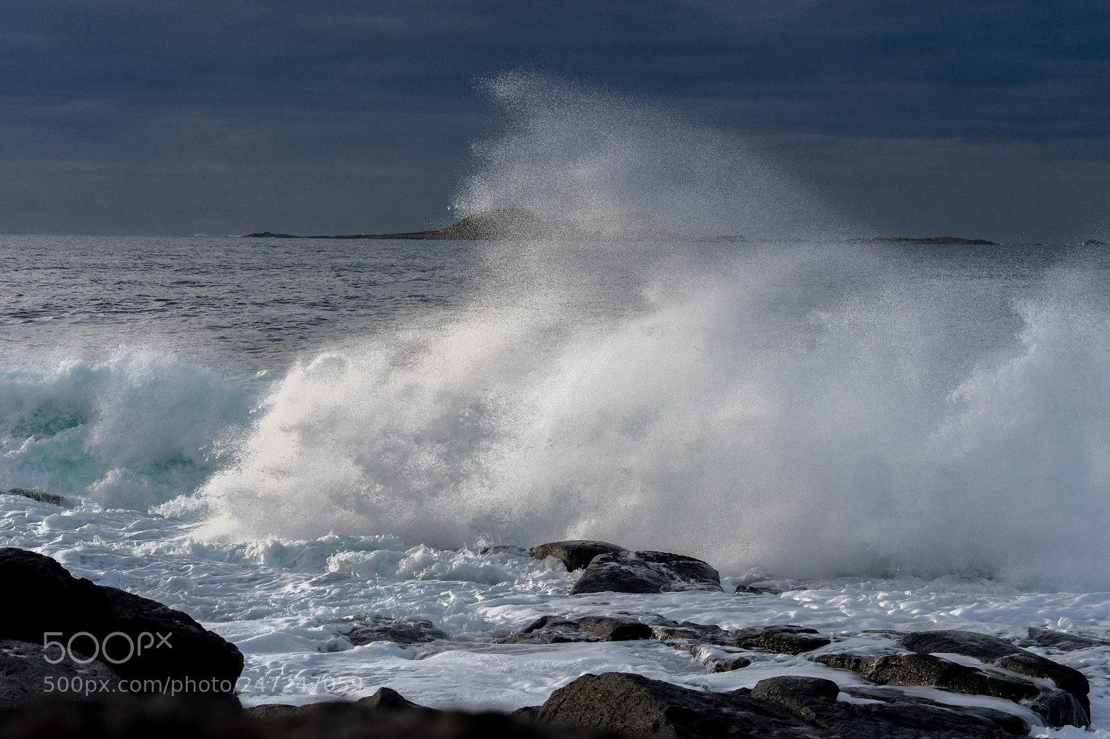 Sony a7 II sample photo. Braking wave photography