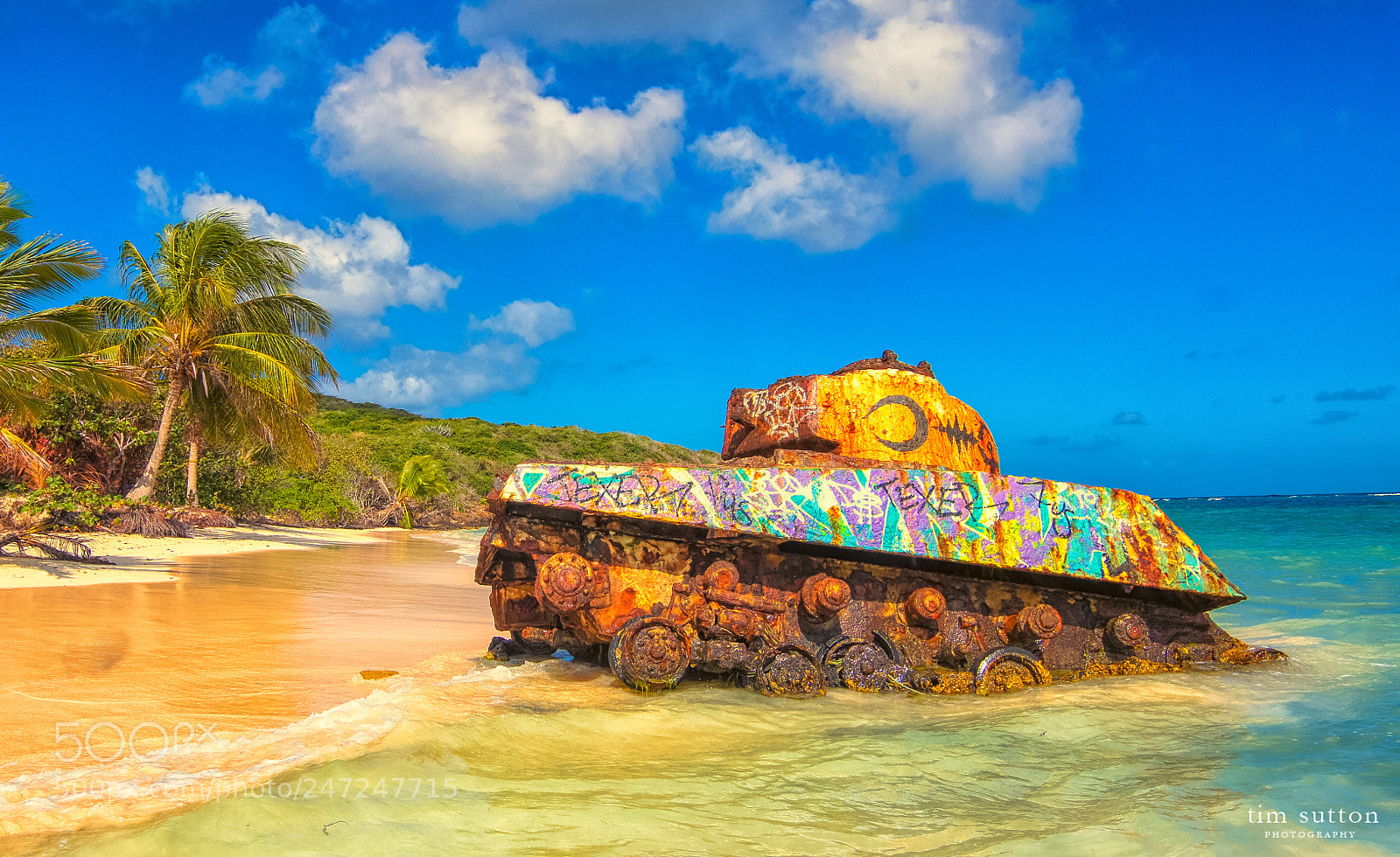 Sony SLT-A55 (SLT-A55V) sample photo. Tanks of flamenco beach photography