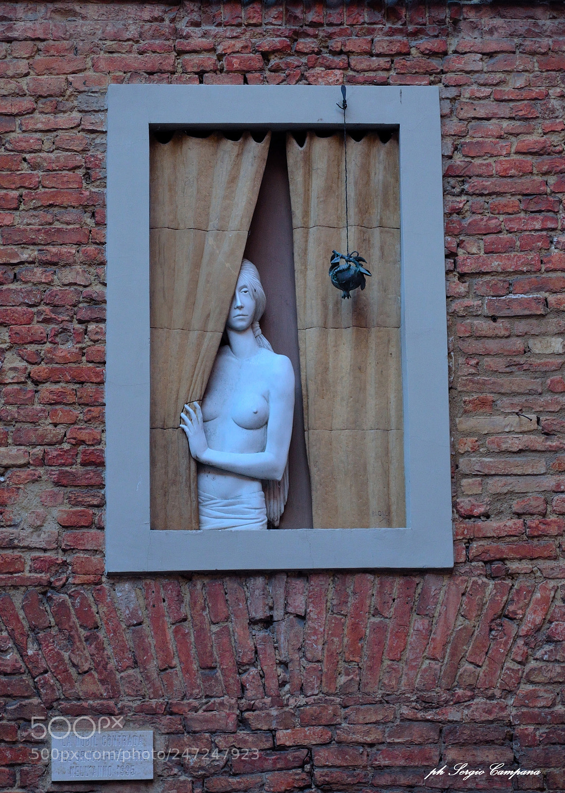 Nikon D5100 sample photo. Donna alla finestra. photography