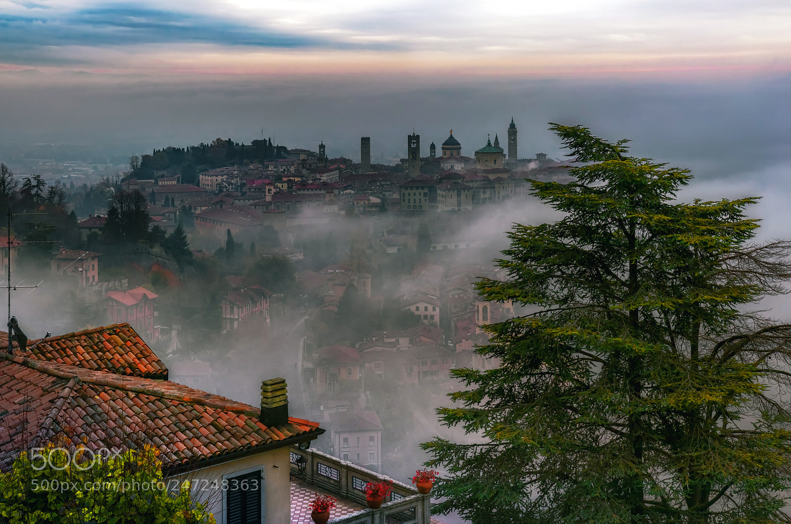 Canon EOS 80D sample photo. Foggy bergamo photography