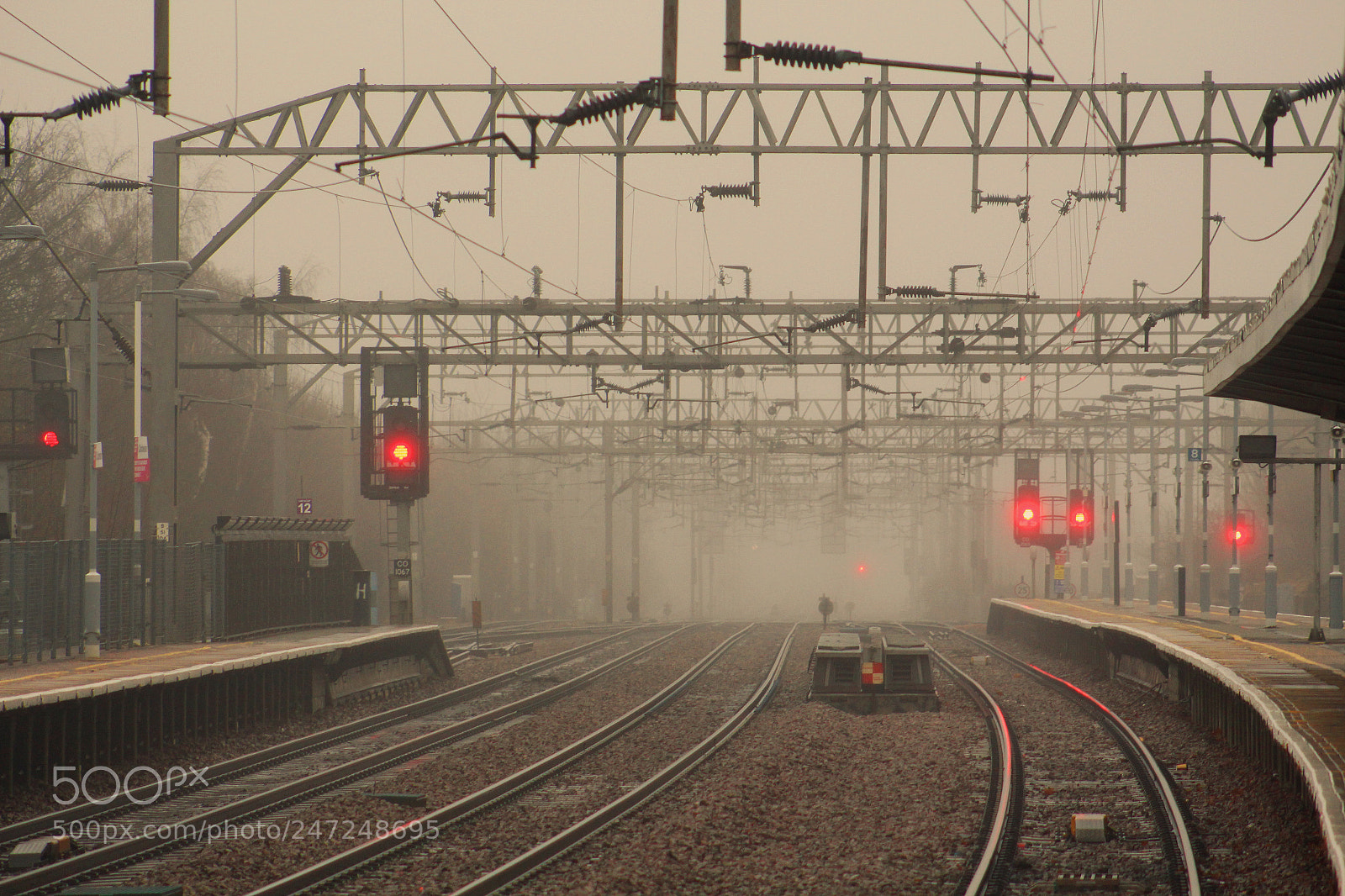 Canon EOS 700D (EOS Rebel T5i / EOS Kiss X7i) sample photo. Train station photography