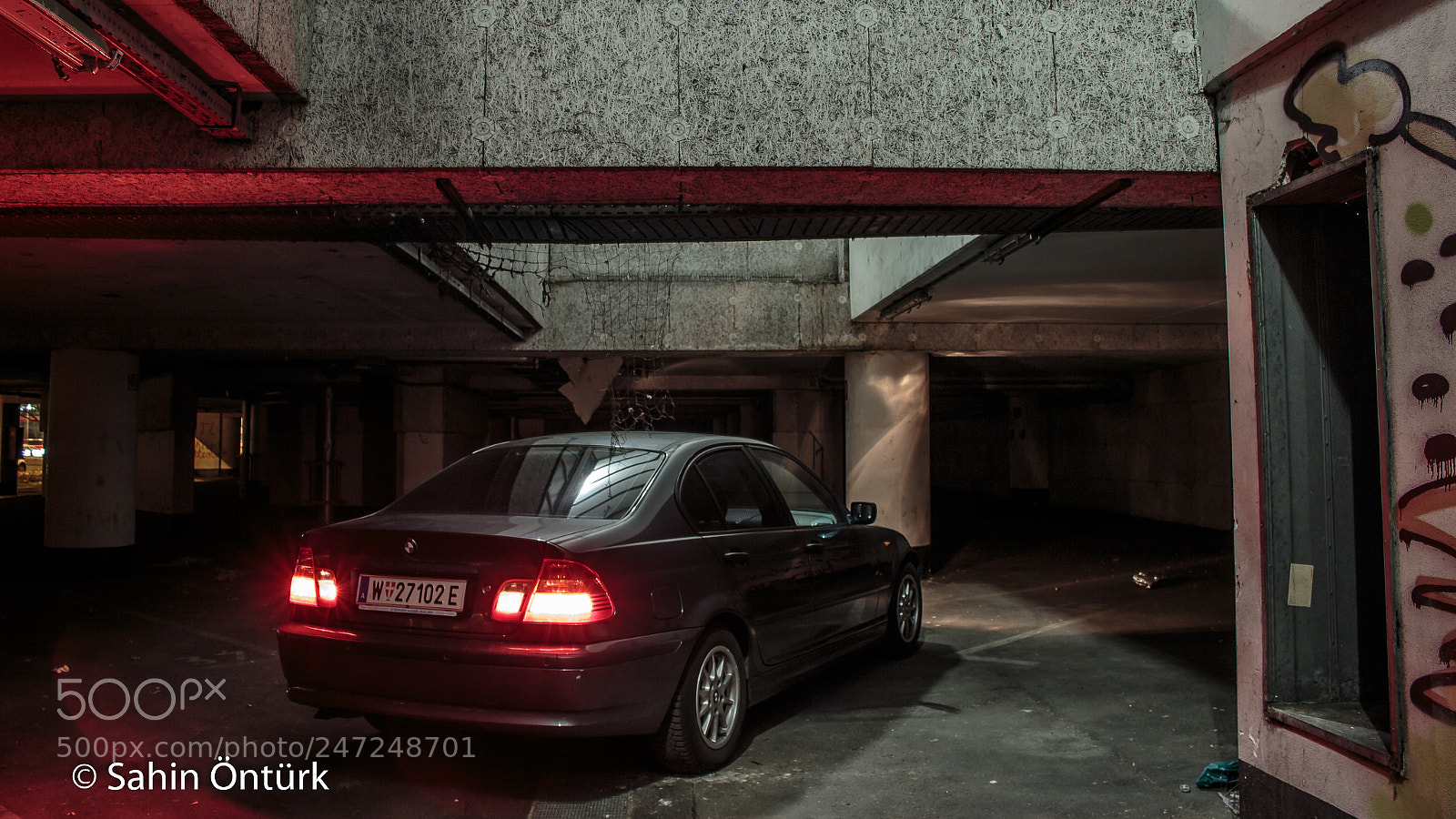 Canon EOS 700D (EOS Rebel T5i / EOS Kiss X7i) sample photo. Handelskai garage photography