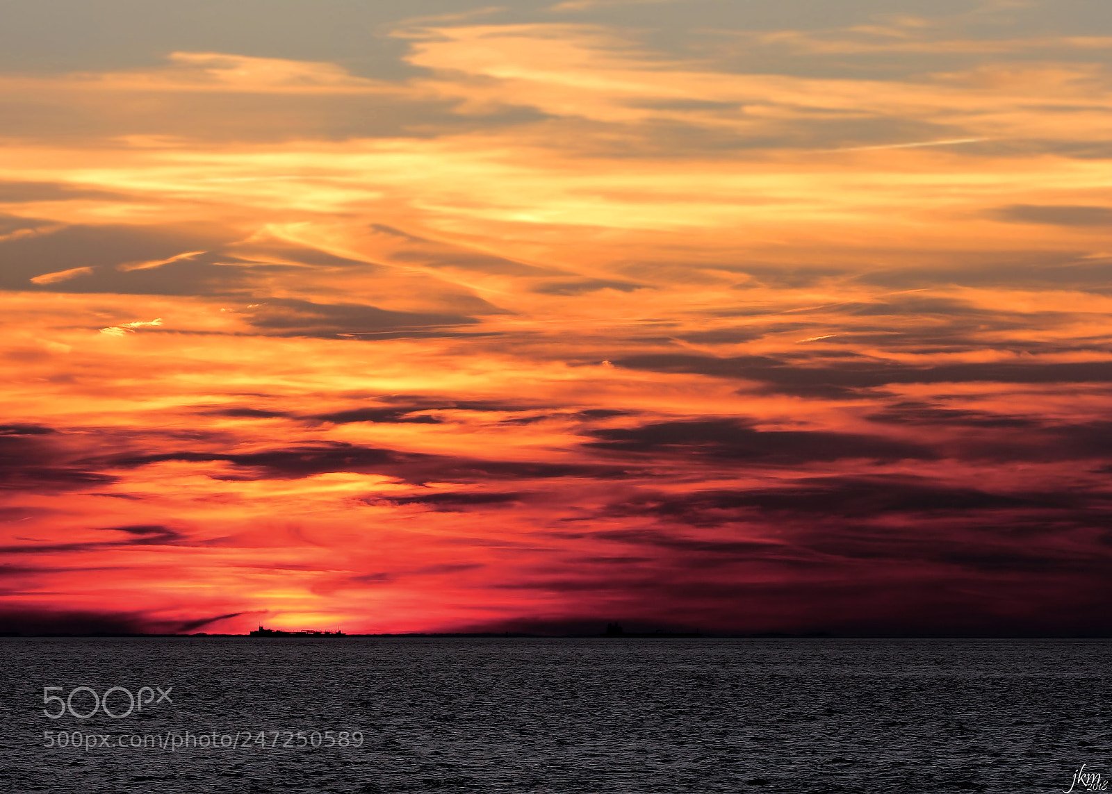 Canon EOS 750D (EOS Rebel T6i / EOS Kiss X8i) sample photo. Shipping lanes at sunset photography