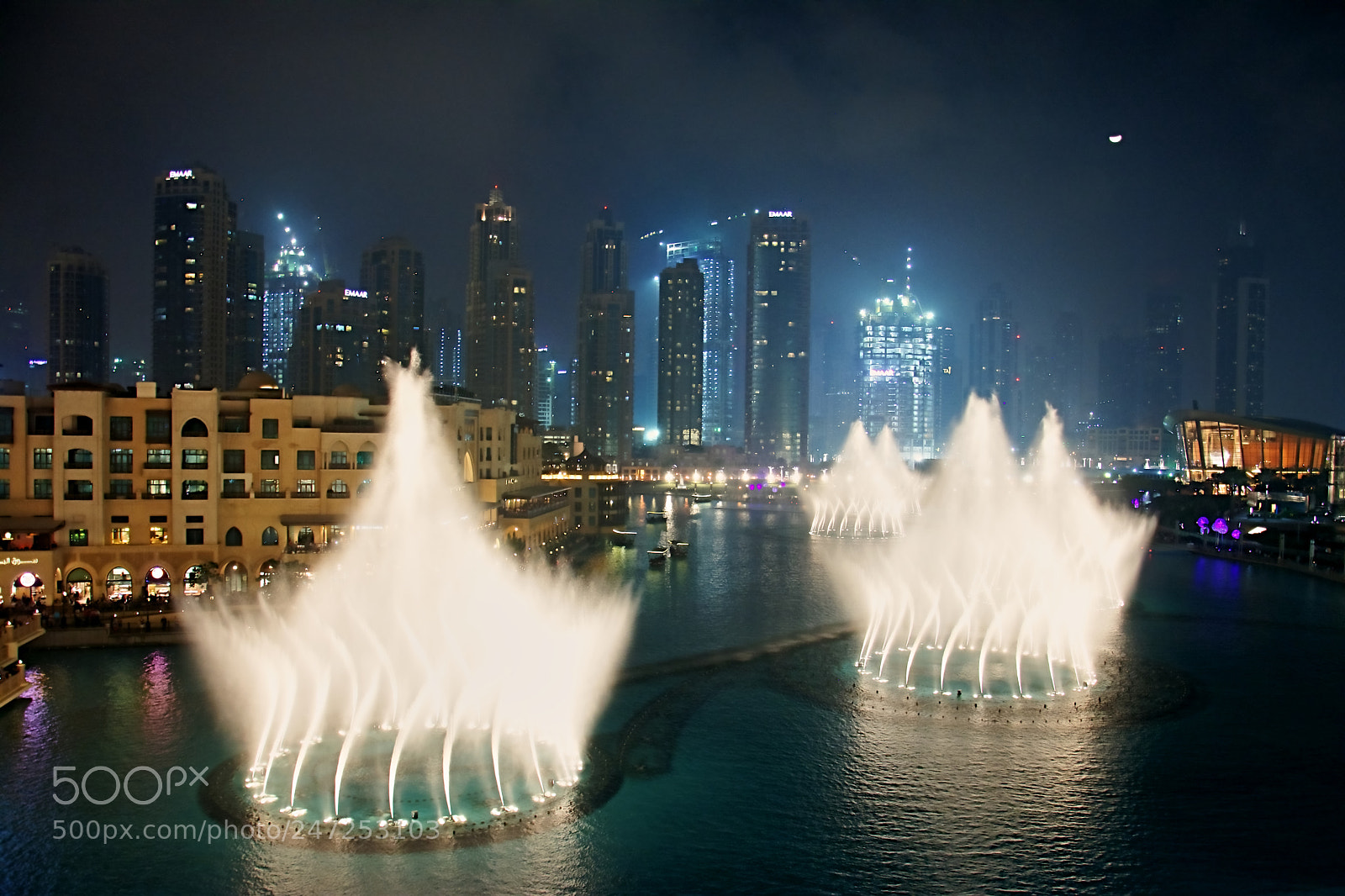 Nikon D7100 sample photo. The dancing fountain of photography