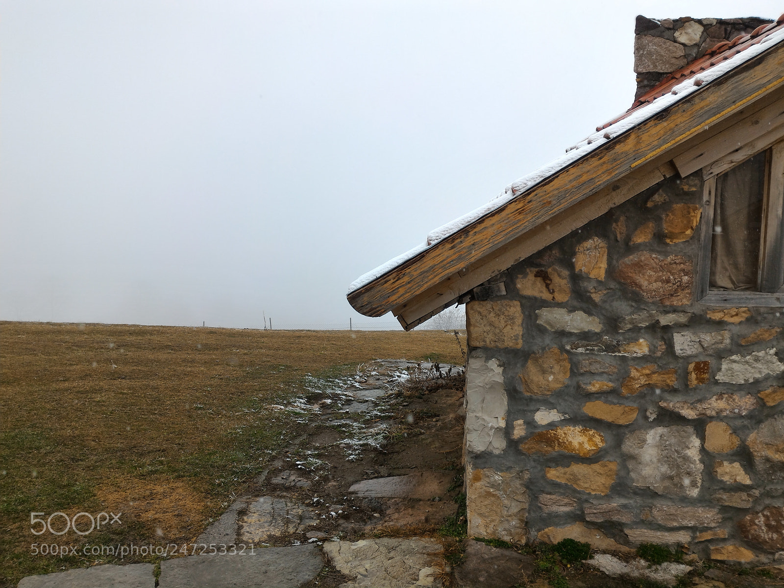ASUS ZenFone 2 (ZE551ML) sample photo. The house in fog photography