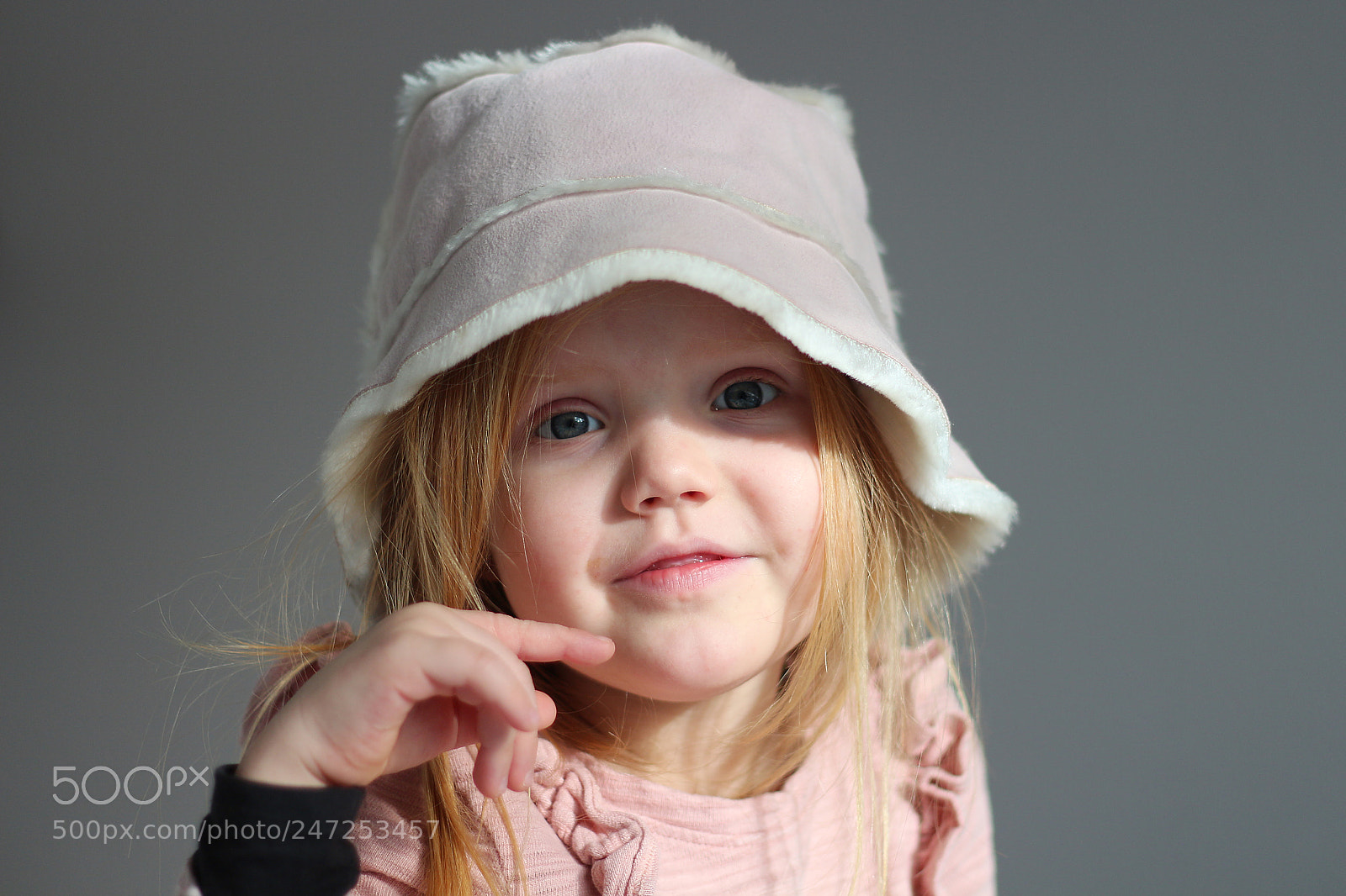 Canon EOS 650D (EOS Rebel T4i / EOS Kiss X6i) sample photo. Sunshine hat portrait photography