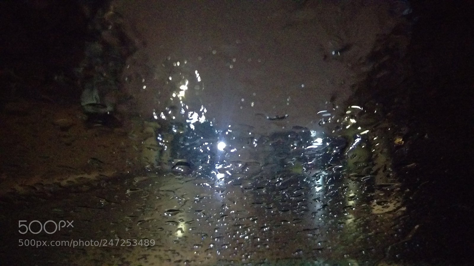 HTC ONE M9 sample photo. Lights and drops of photography