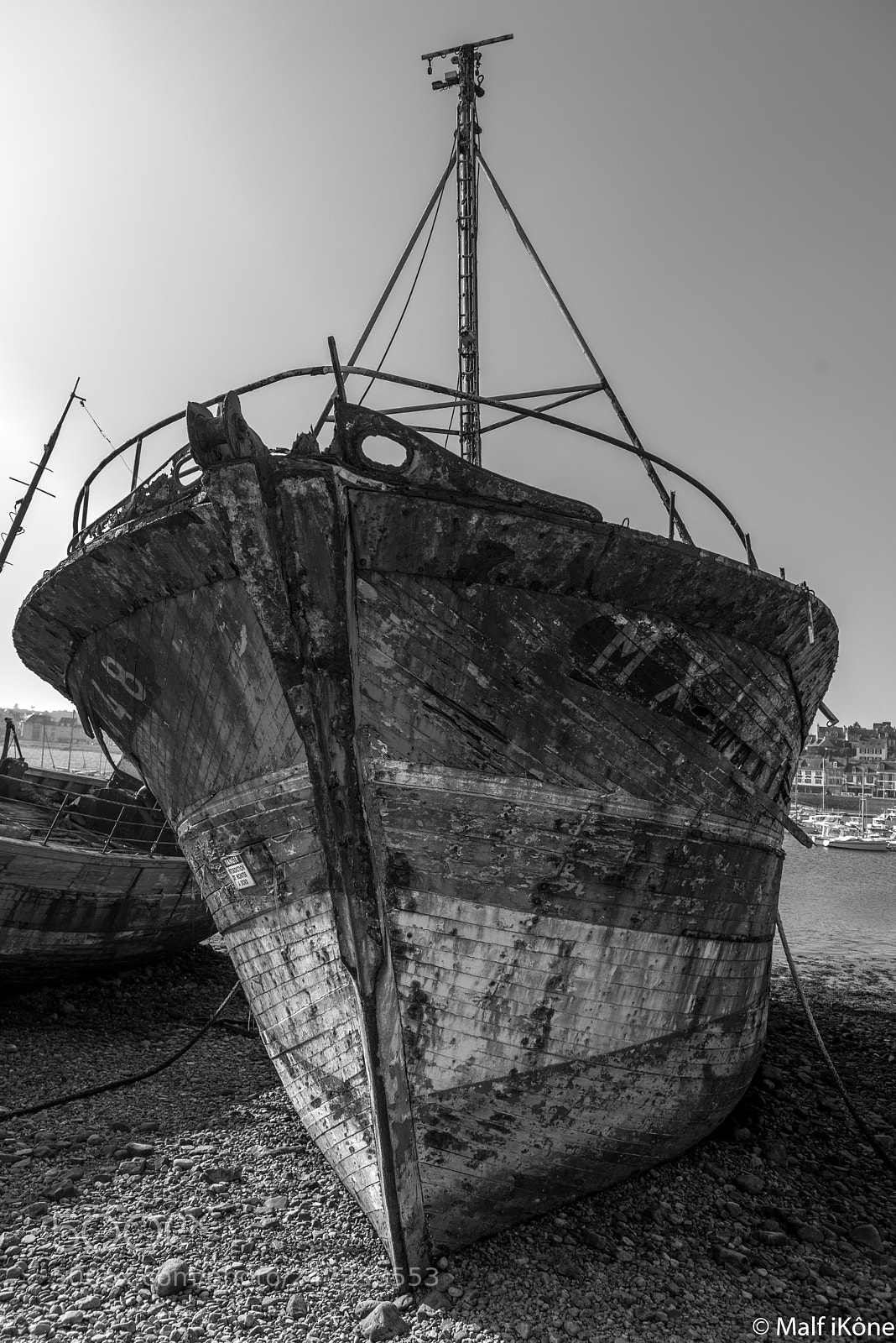 Nikon D610 sample photo. Épaves à camaret sur mer photography