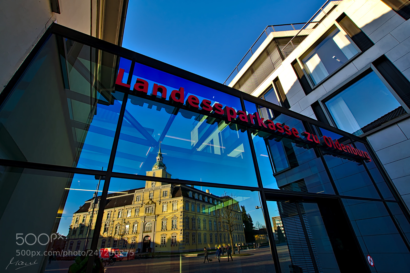 Nikon D90 sample photo. A reflection of old photography