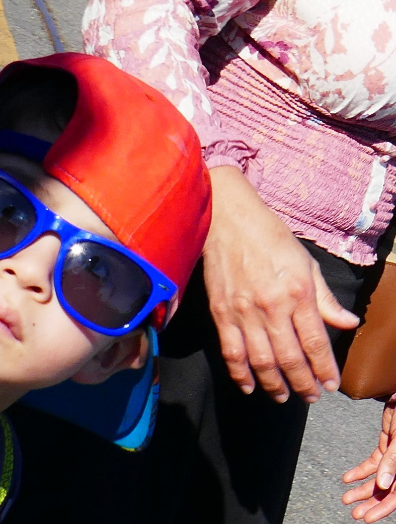 Panasonic Lumix DMC-ZS100 (Lumix DMC-TZ100) sample photo. Blue sunglasses photography