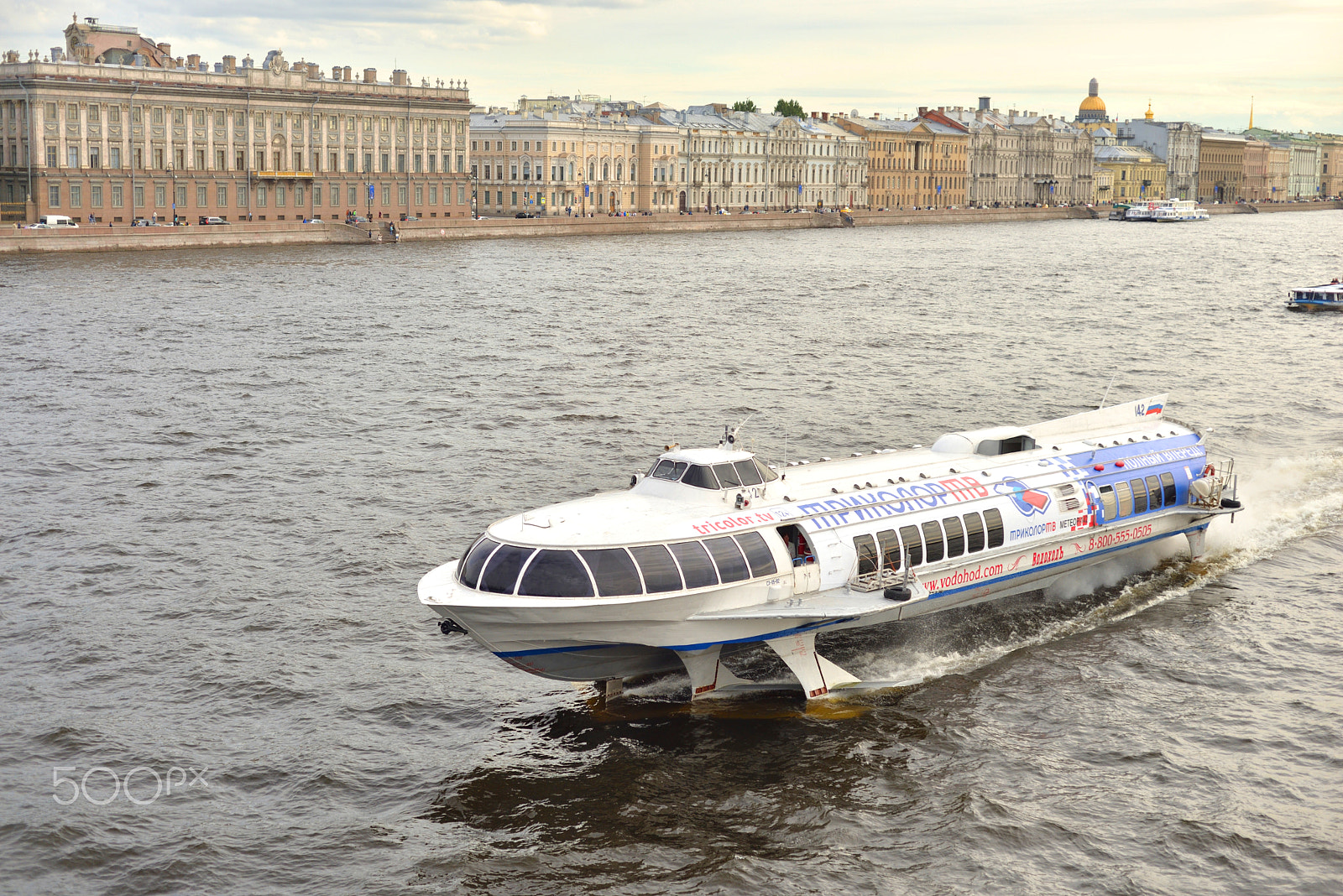 Nikon D610 + Nikon AF Nikkor 50mm F1.8D sample photo. Meteor, hydrofoil boat on neva river in st. petersburg. photography