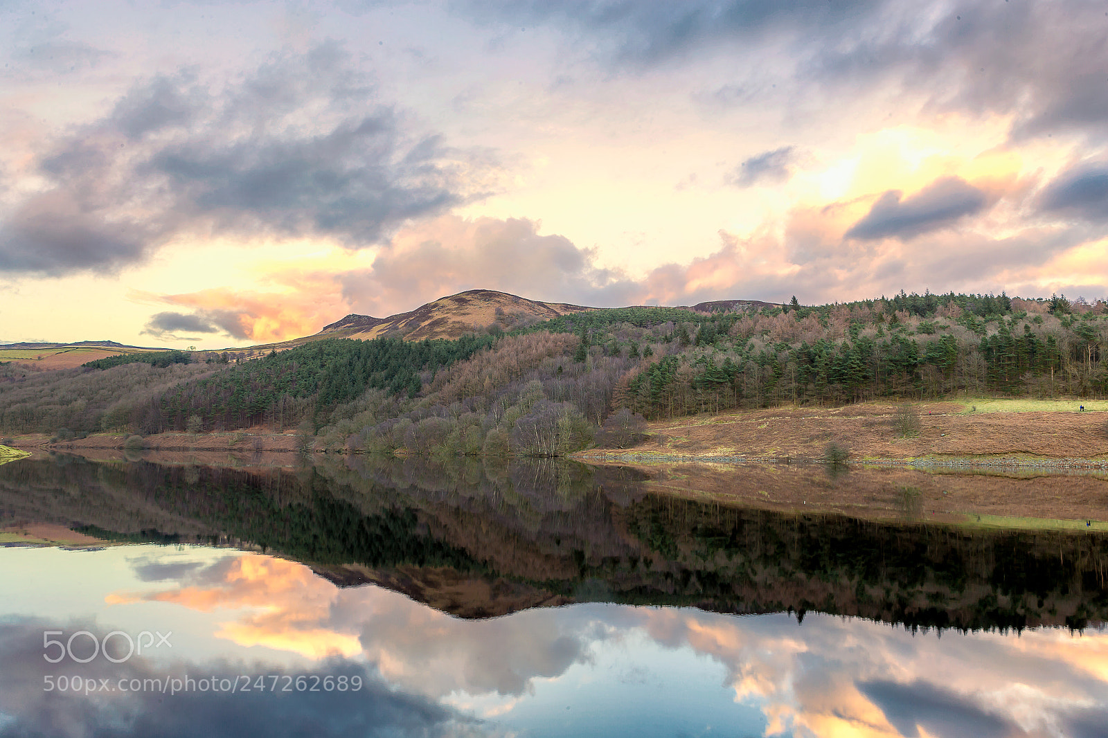 Canon EOS-1D X sample photo. Ladybower reservoir photography