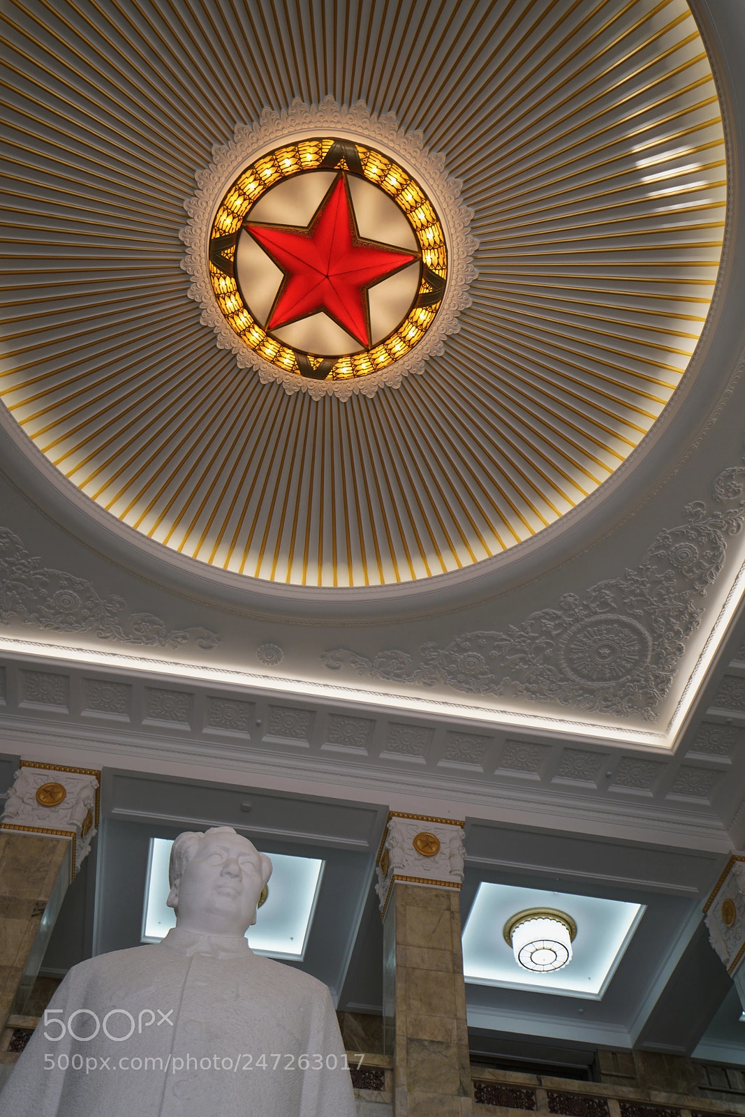 Sony a7R II sample photo. Chairman mao statue inside photography