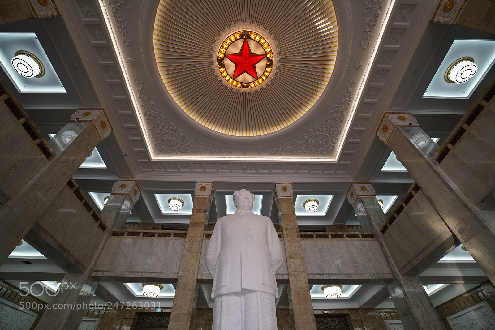 Sony a7R II sample photo. Chairman mao statue inside photography