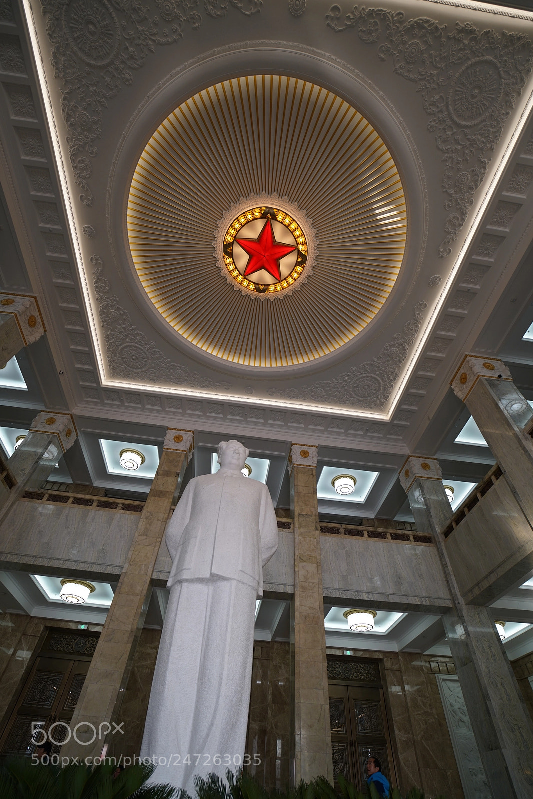 Sony a7R II sample photo. Chairman mao statue inside photography