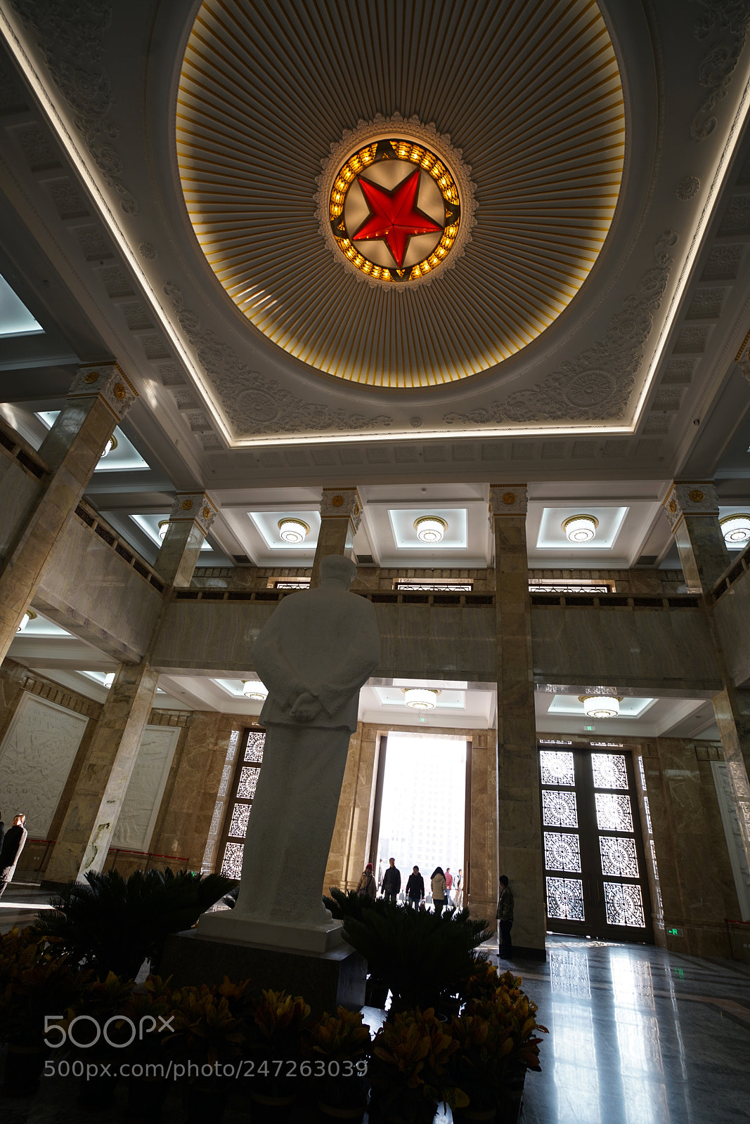 Sony a7R II sample photo. Chairman mao statue inside photography