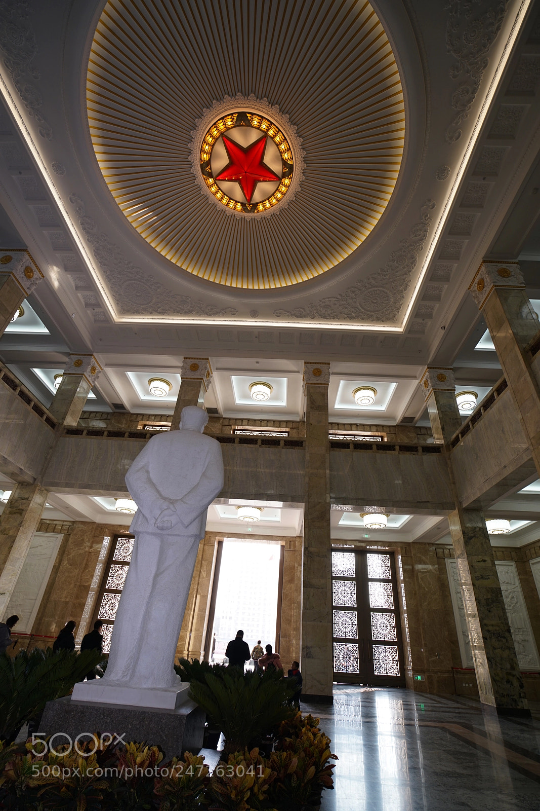 Sony a7R II sample photo. Chairman mao statue inside photography