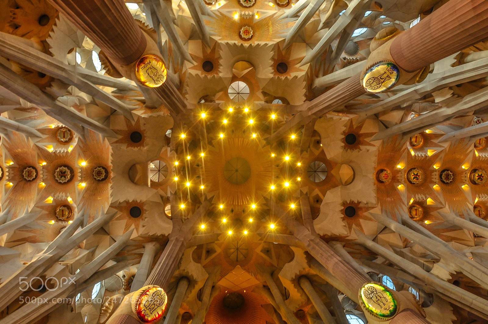 Nikon D90 sample photo. Sagrada familia's vault photography