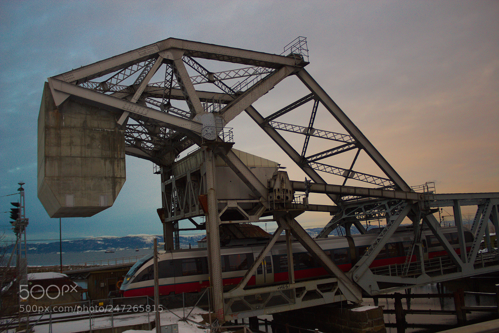 Canon EF-S 18-55mm F3.5-5.6 III sample photo. Skansenbrua photography