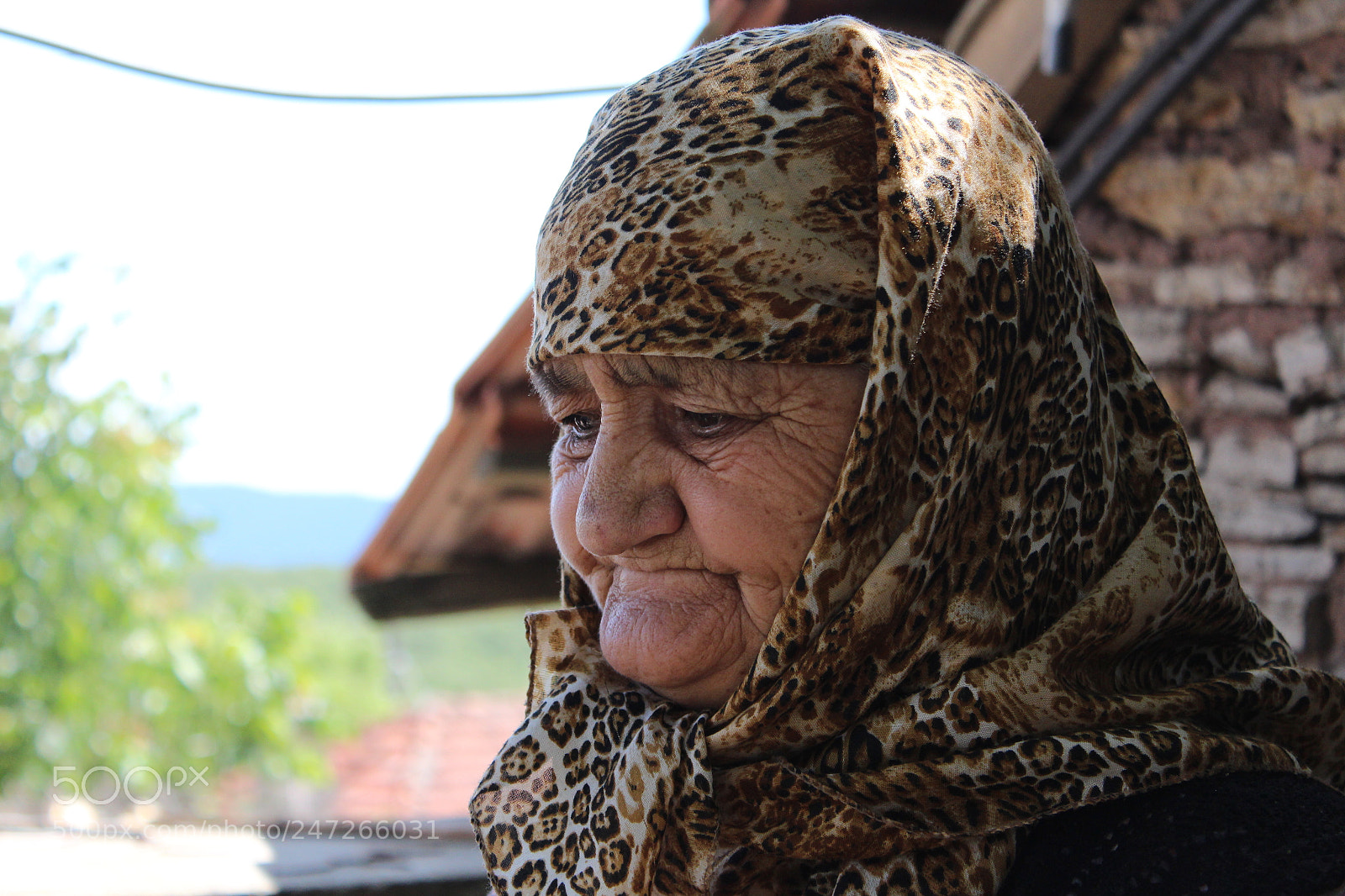 Canon EOS 650D (EOS Rebel T4i / EOS Kiss X6i) sample photo. Old woman photography