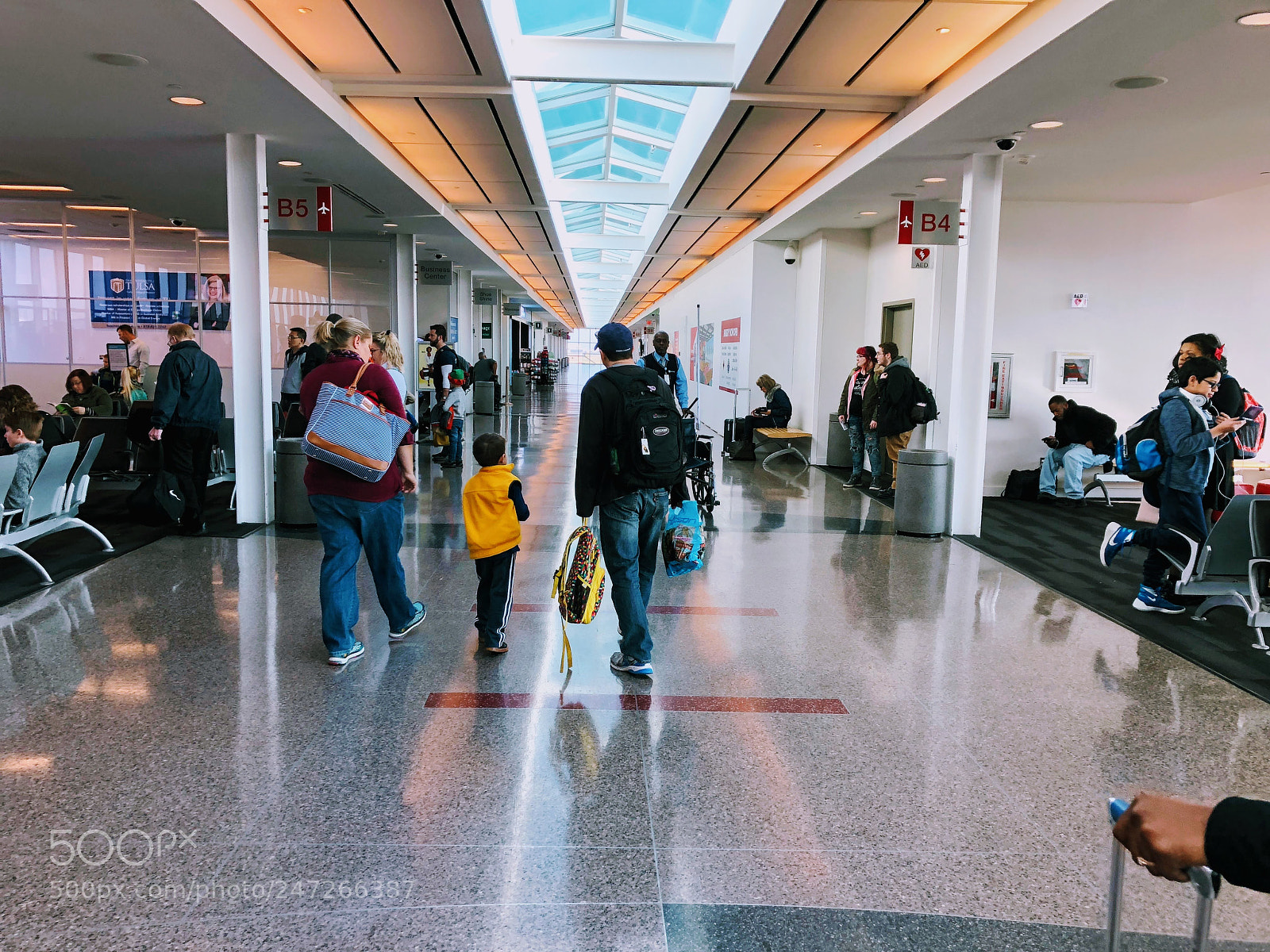 Apple iPhone 8 Plus sample photo. Airport photography