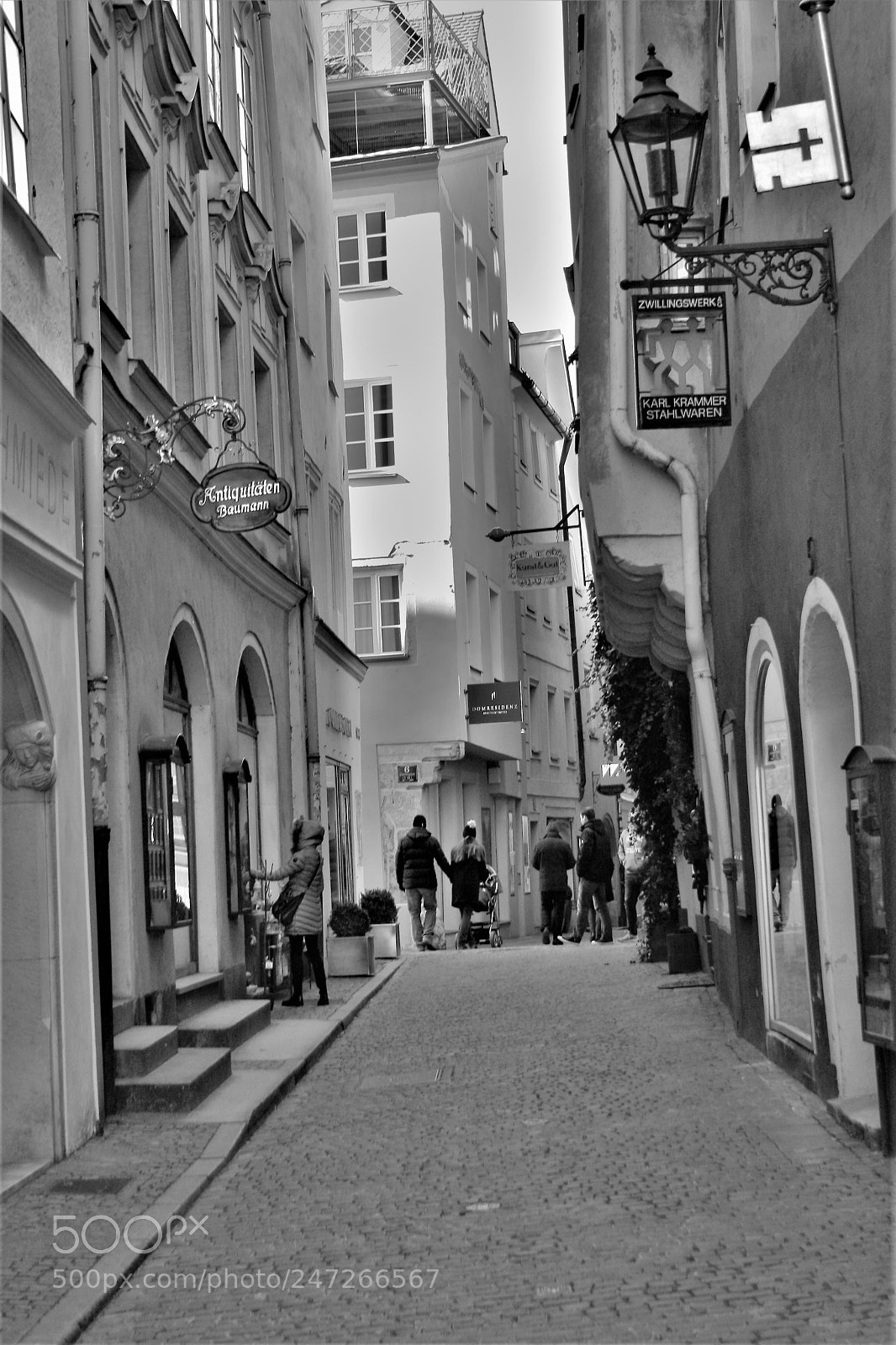 Canon EOS 1000D (EOS Digital Rebel XS / EOS Kiss F) sample photo. Regensburg old town photography