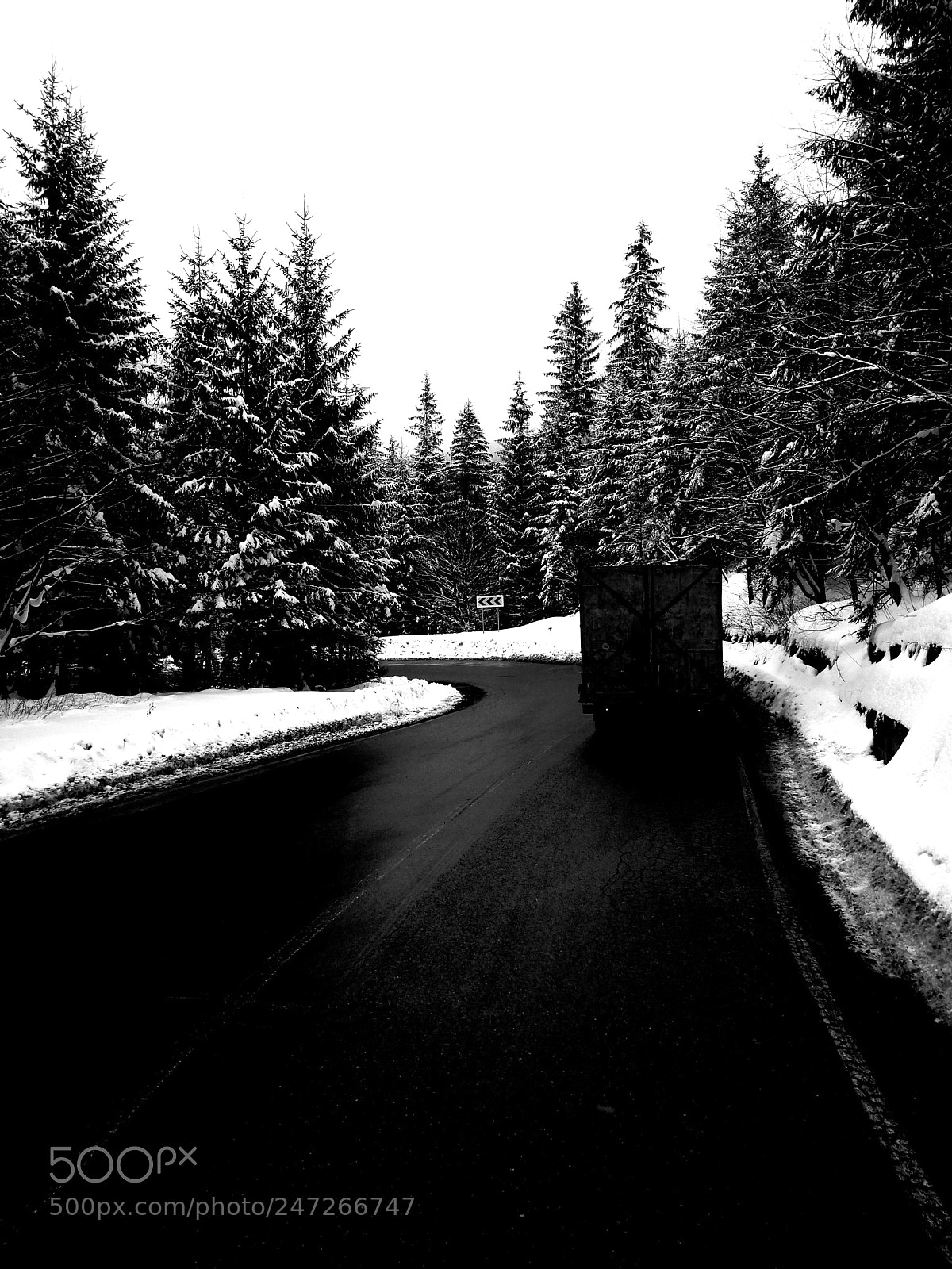 HUAWEI P10 sample photo. Dark truck photography